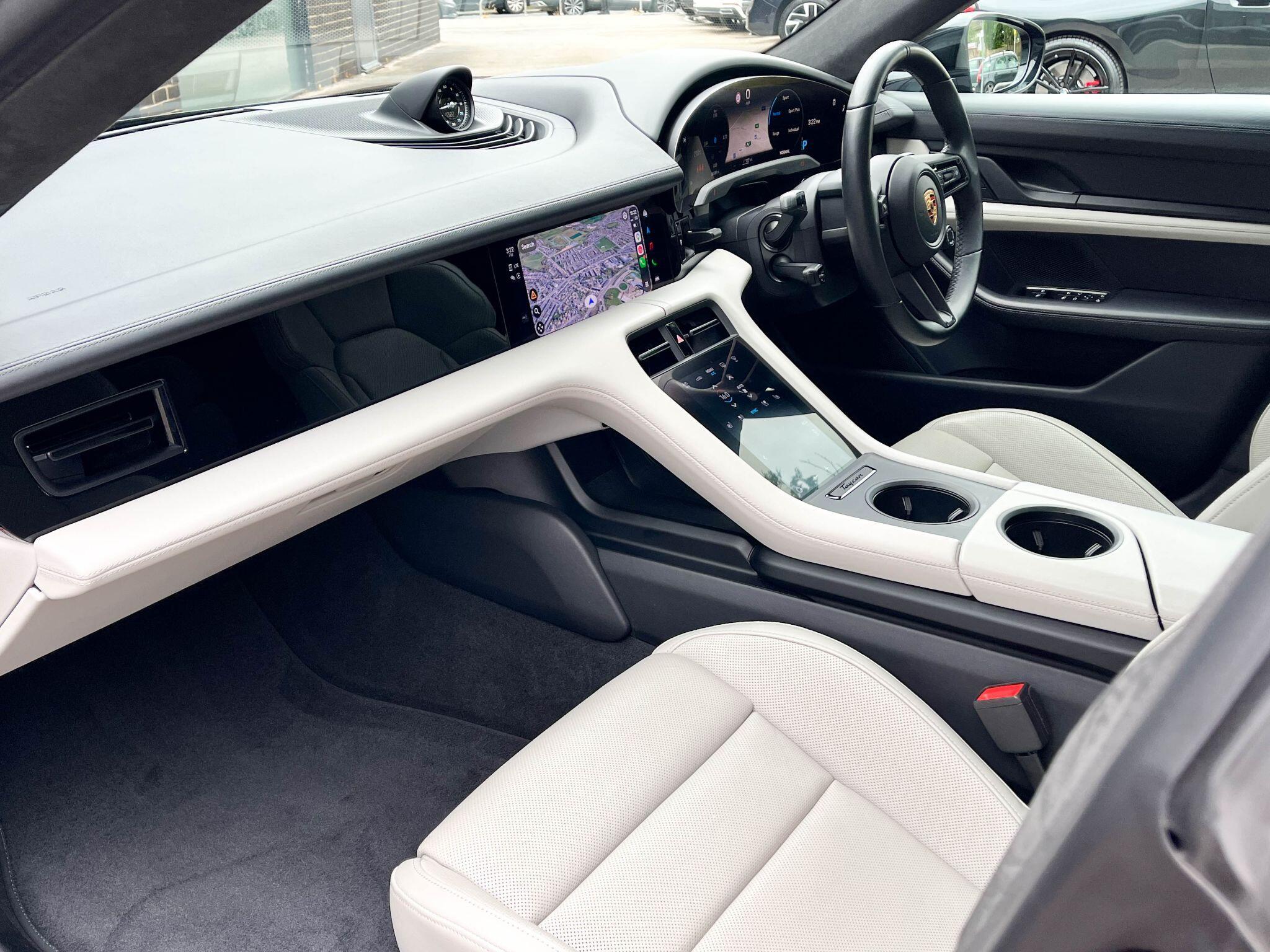Porsche Taycan - Image 6