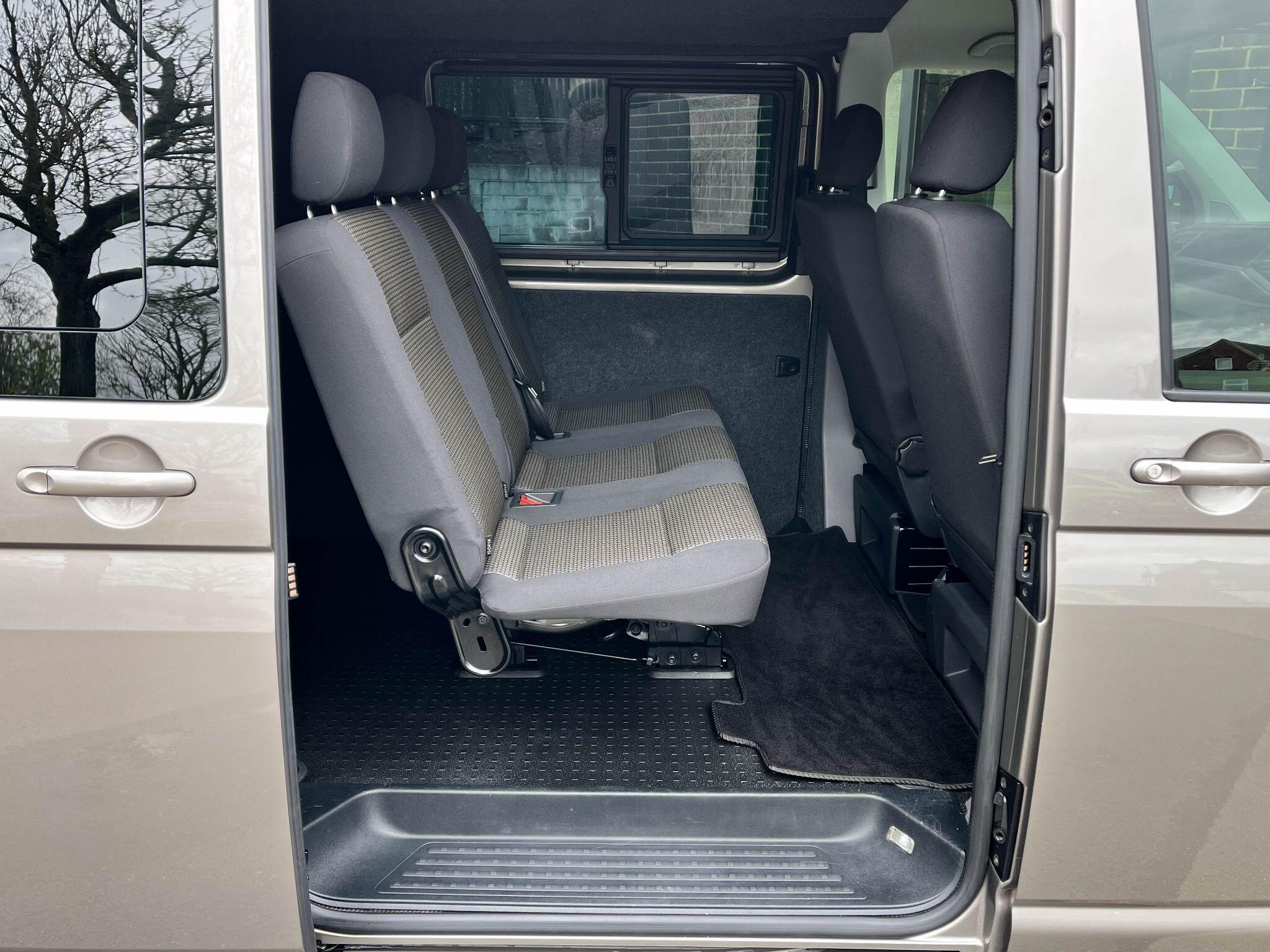 Volkswagen Transporter - Image 21