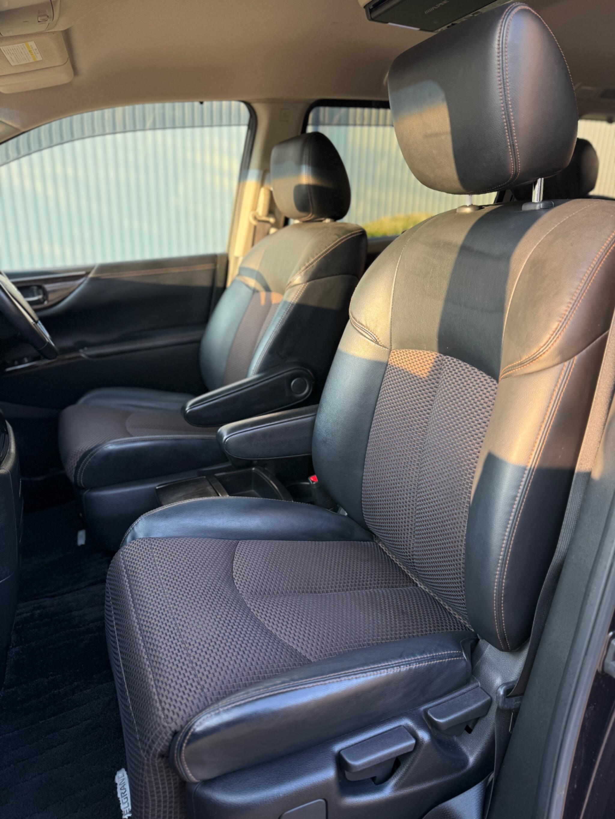 Nissan Elgrand - Image 24