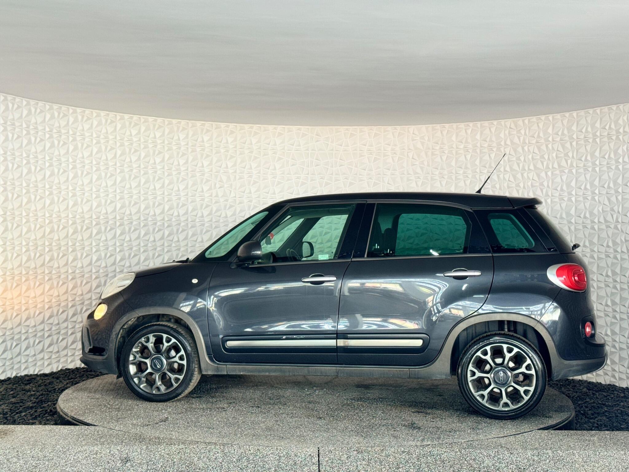 Fiat 500L - Image 18