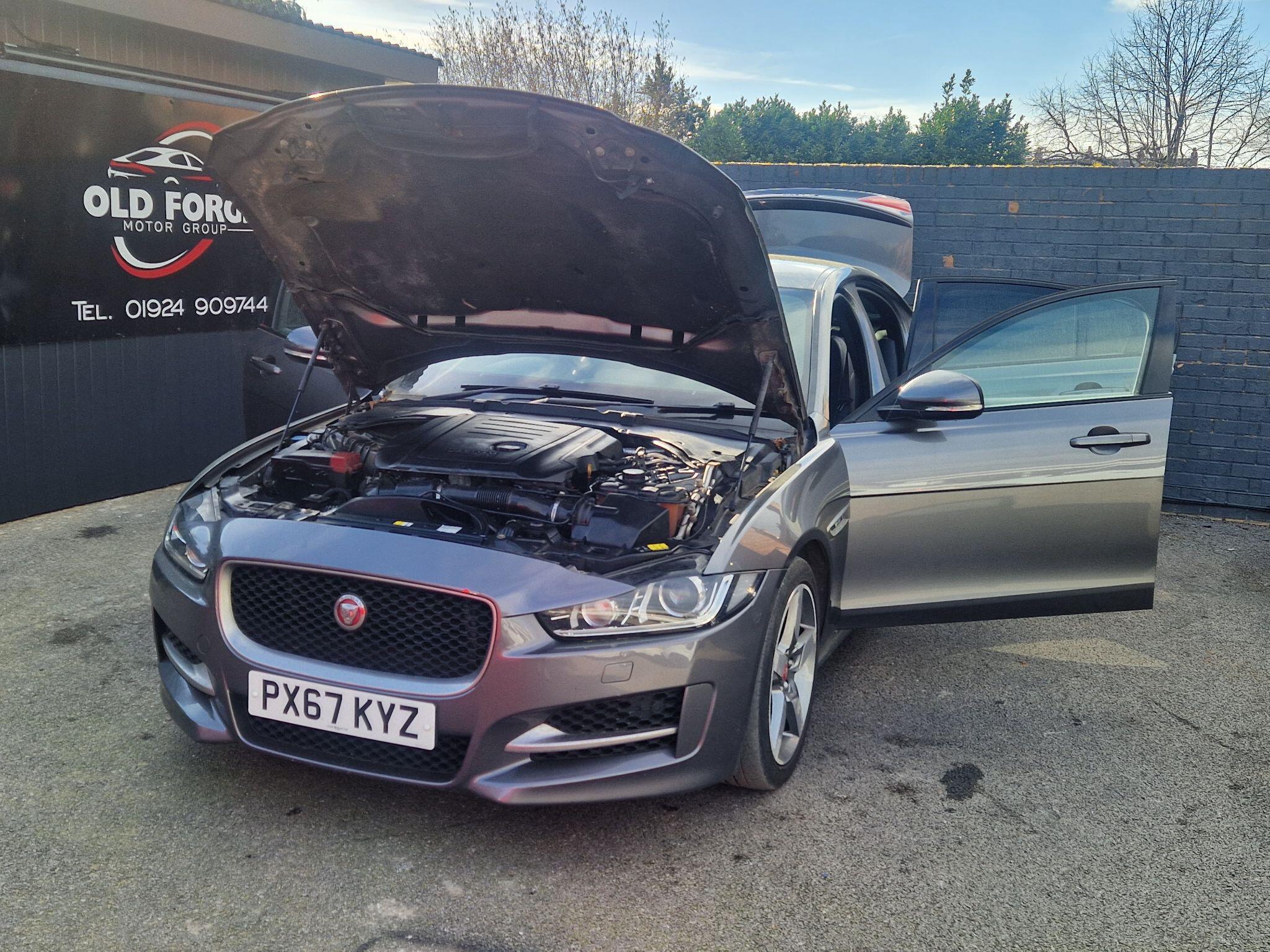 Jaguar XE - Image 14