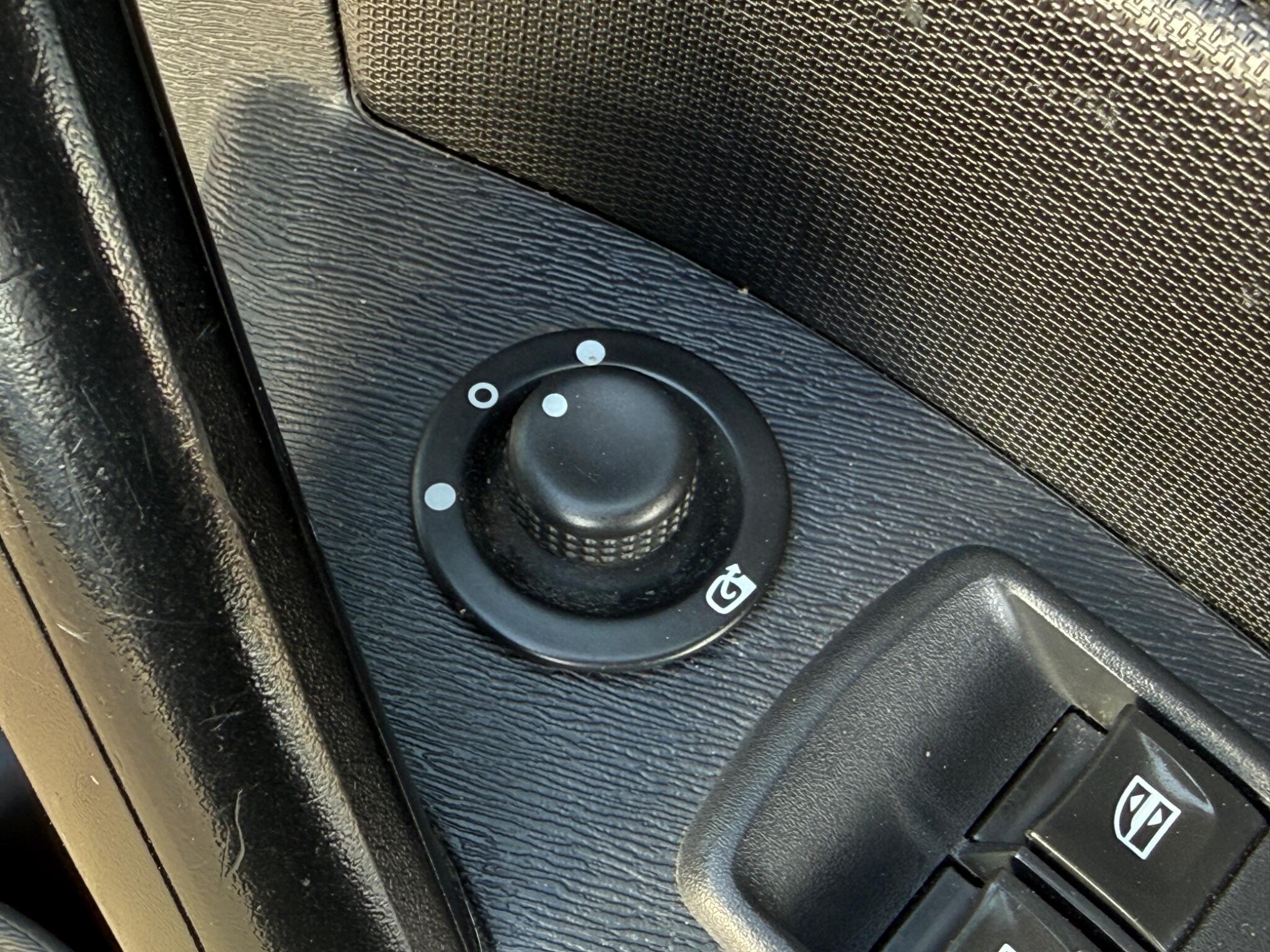 Renault Kangoo - Image 37