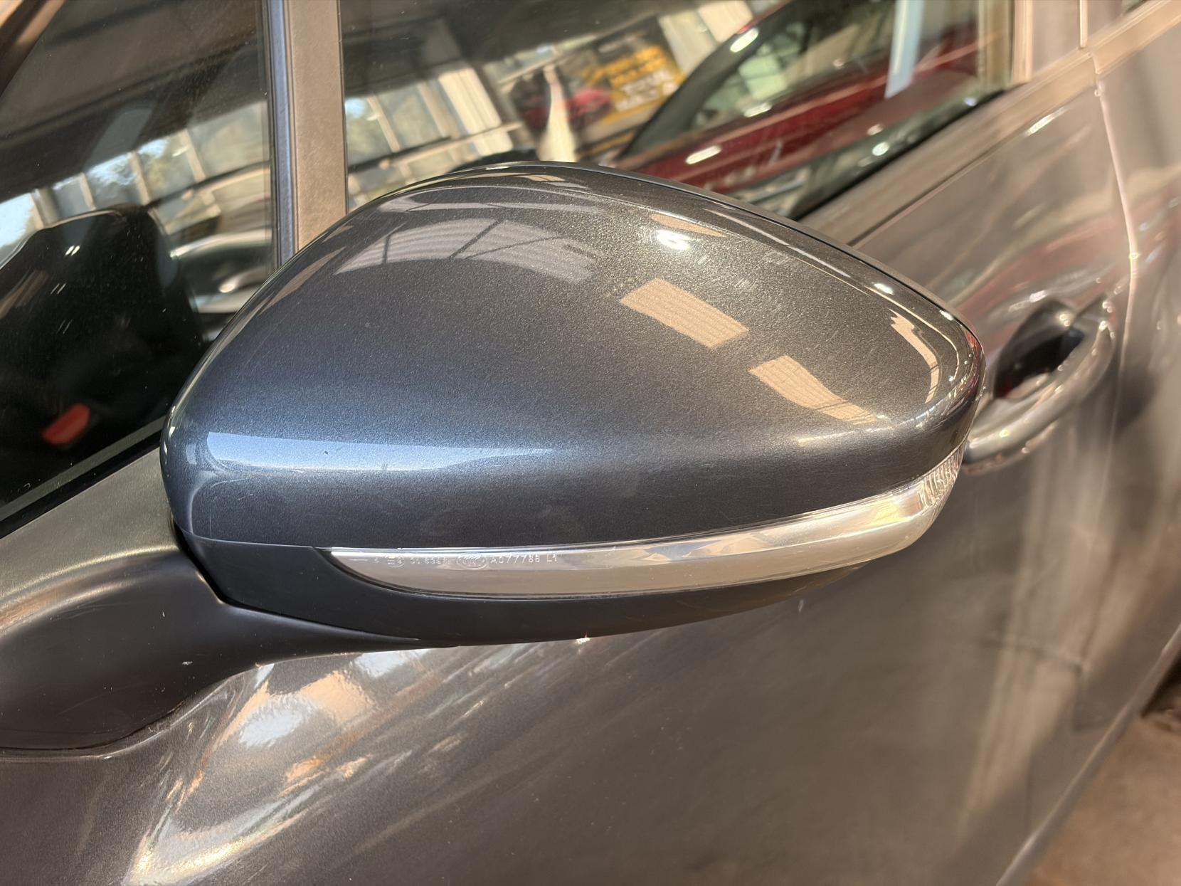 Peugeot 208 - Image 19