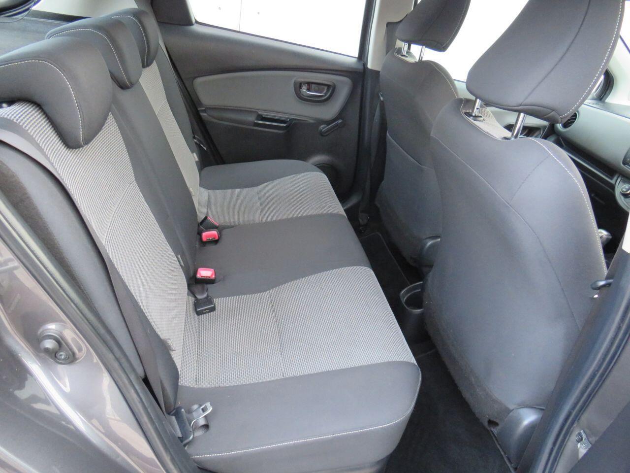 Toyota Yaris - Image 8