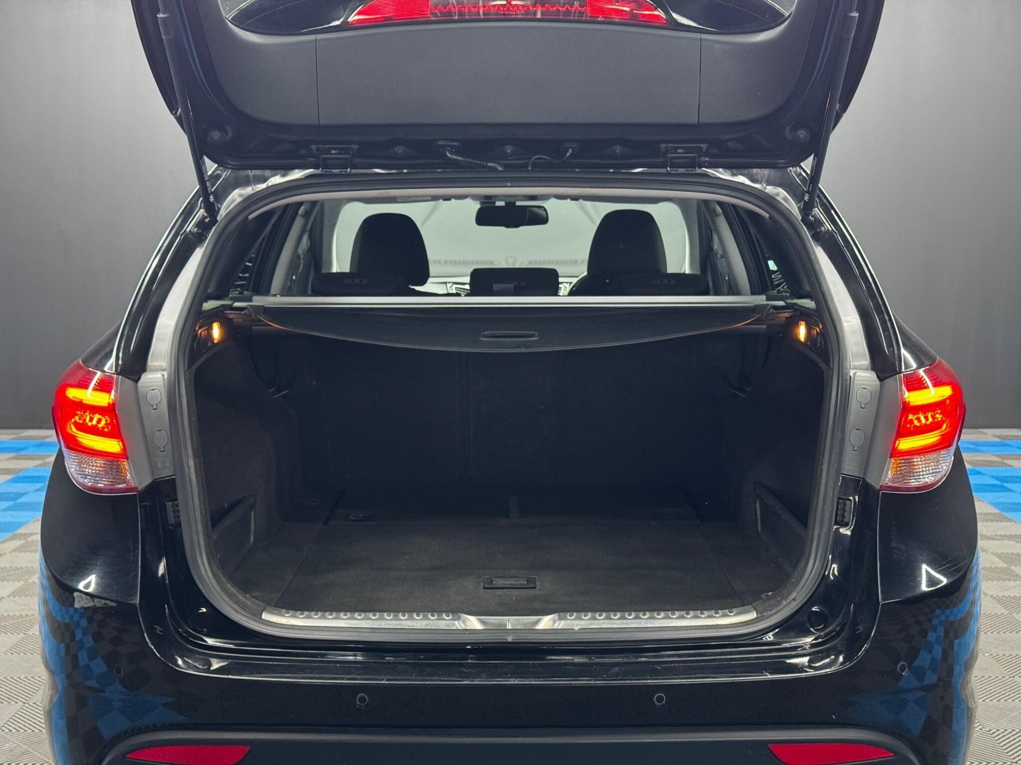 Hyundai i40 - Image 37