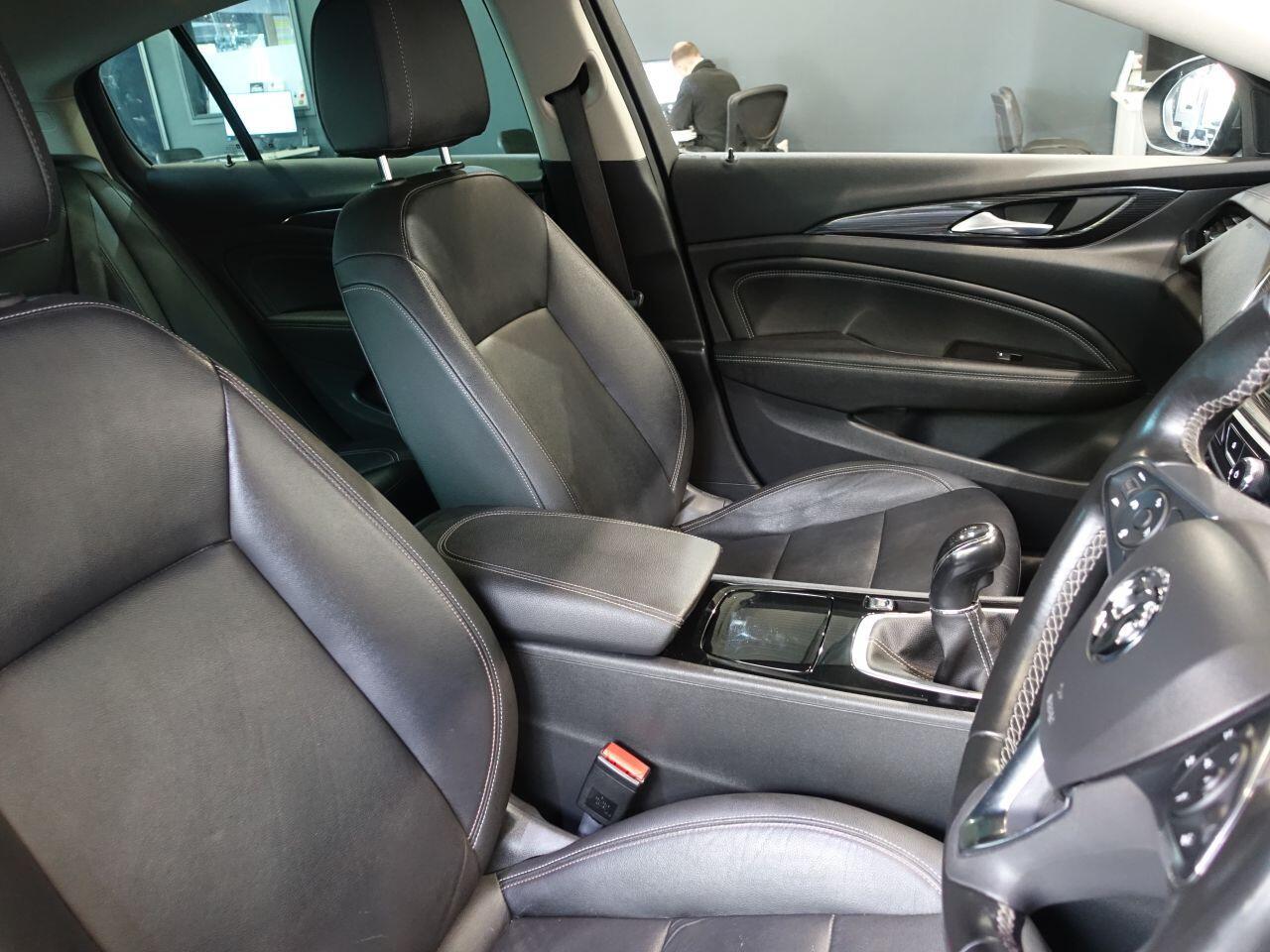 Vauxhall Insignia - Image 13
