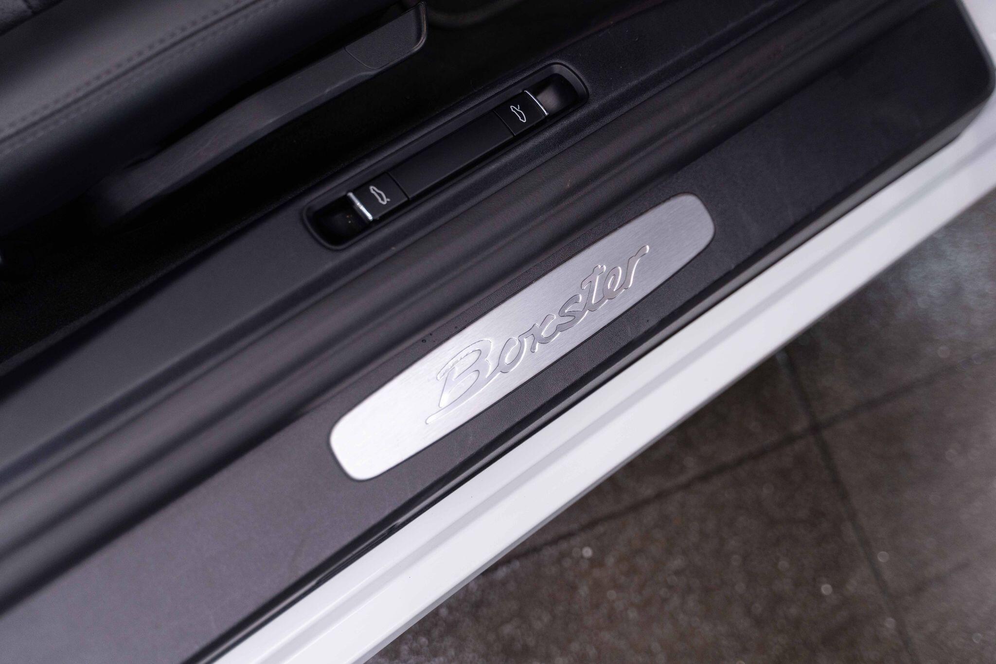 Porsche Boxster - Image 17