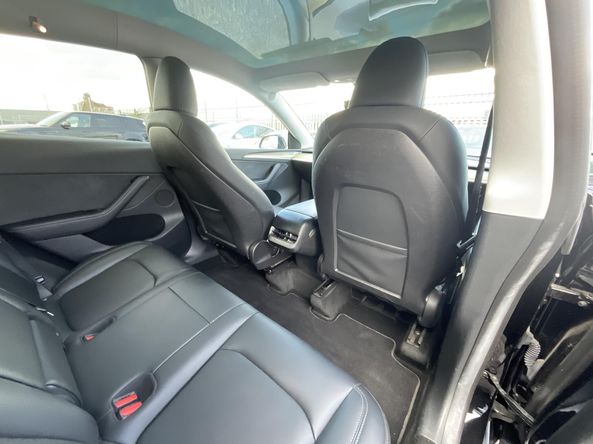 Tesla Model Y - Image 8
