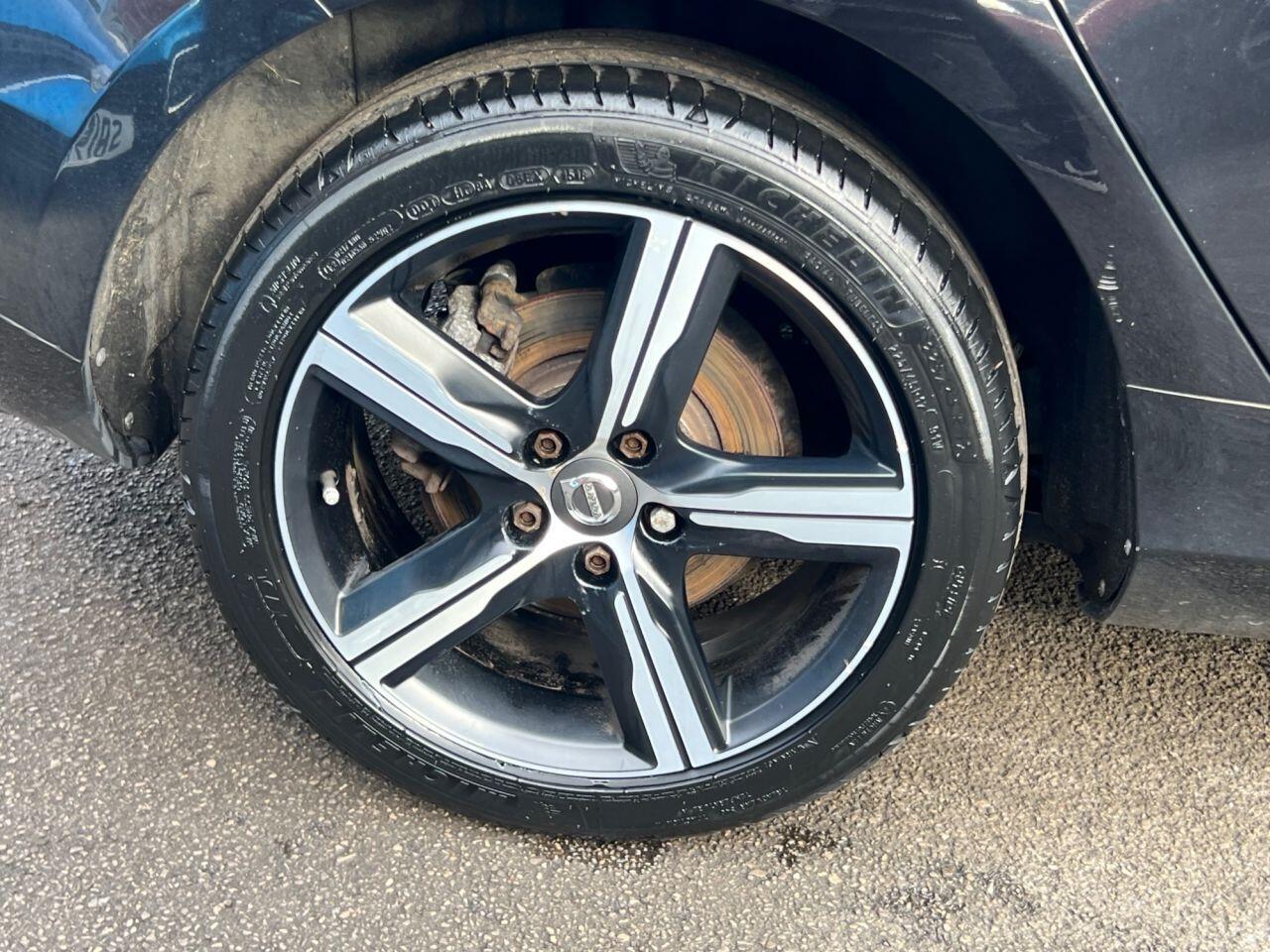 Volvo V40 - Image 33