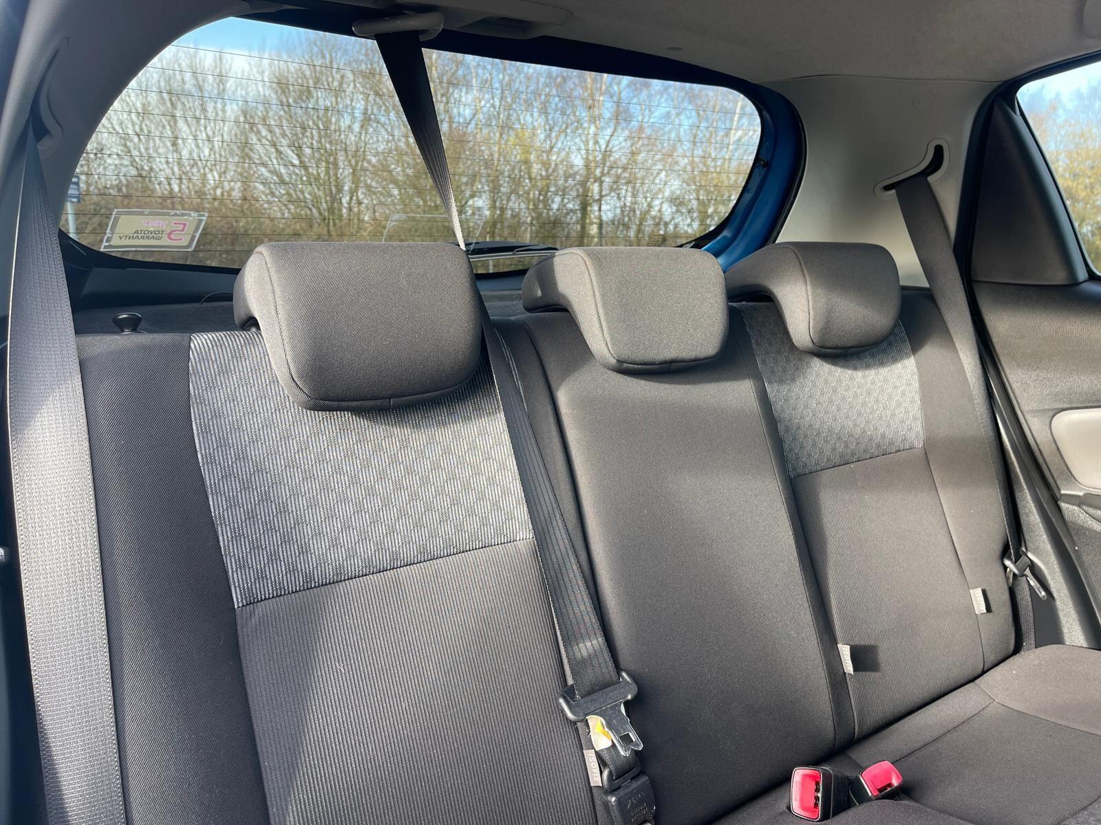 Toyota Yaris - Image 25