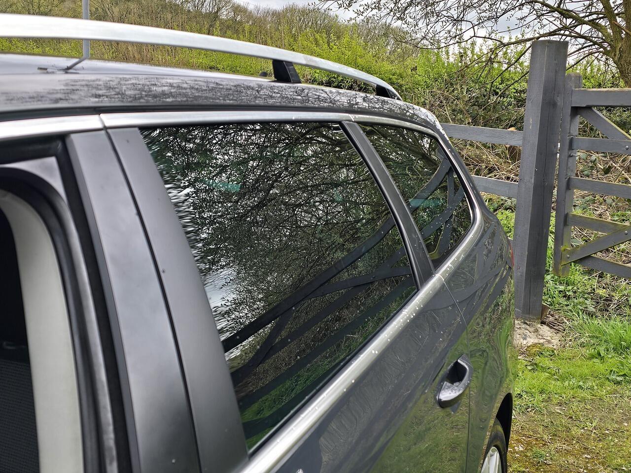 Volkswagen Passat - Image 5