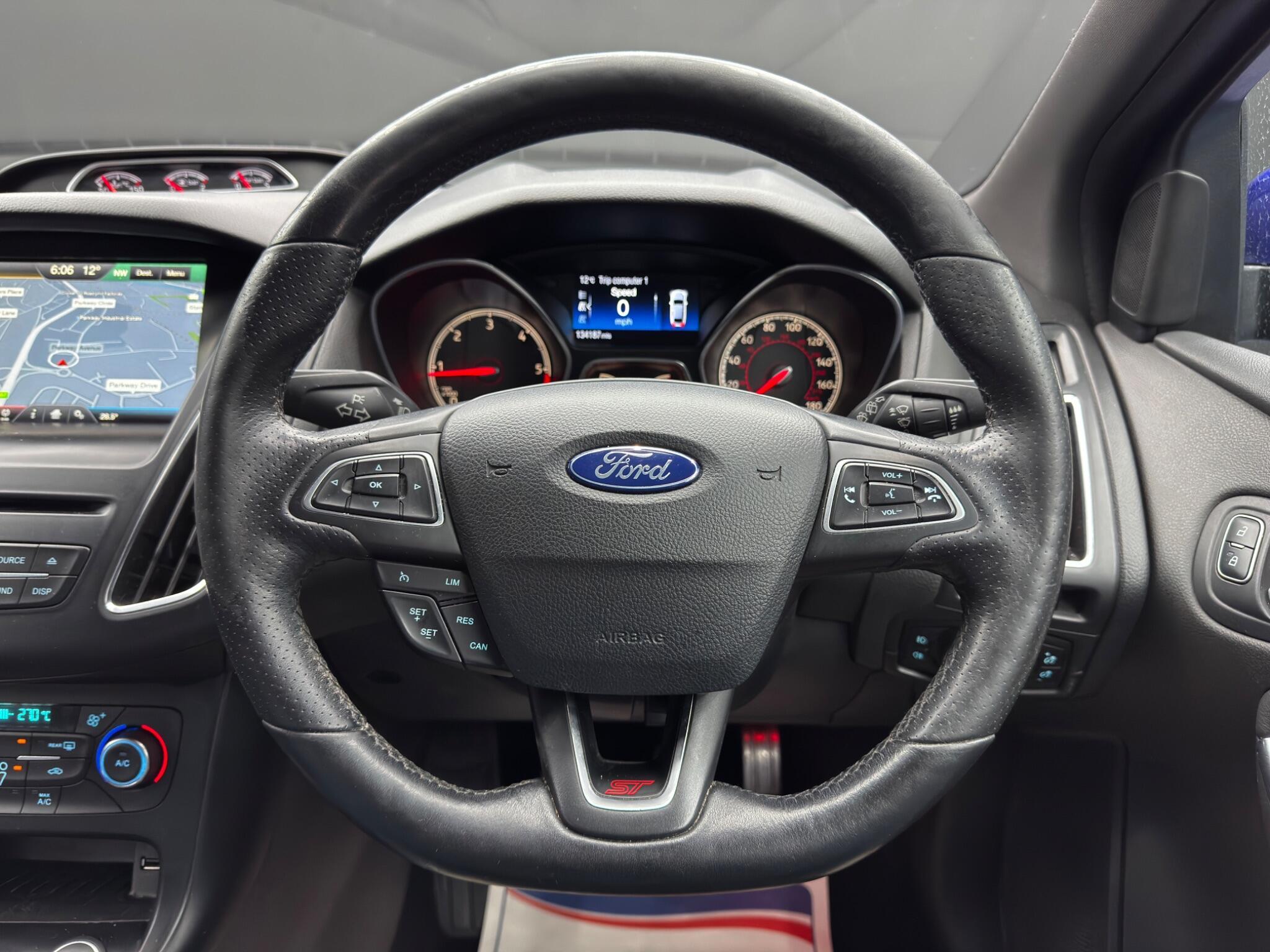 Ford Focus - Image 19