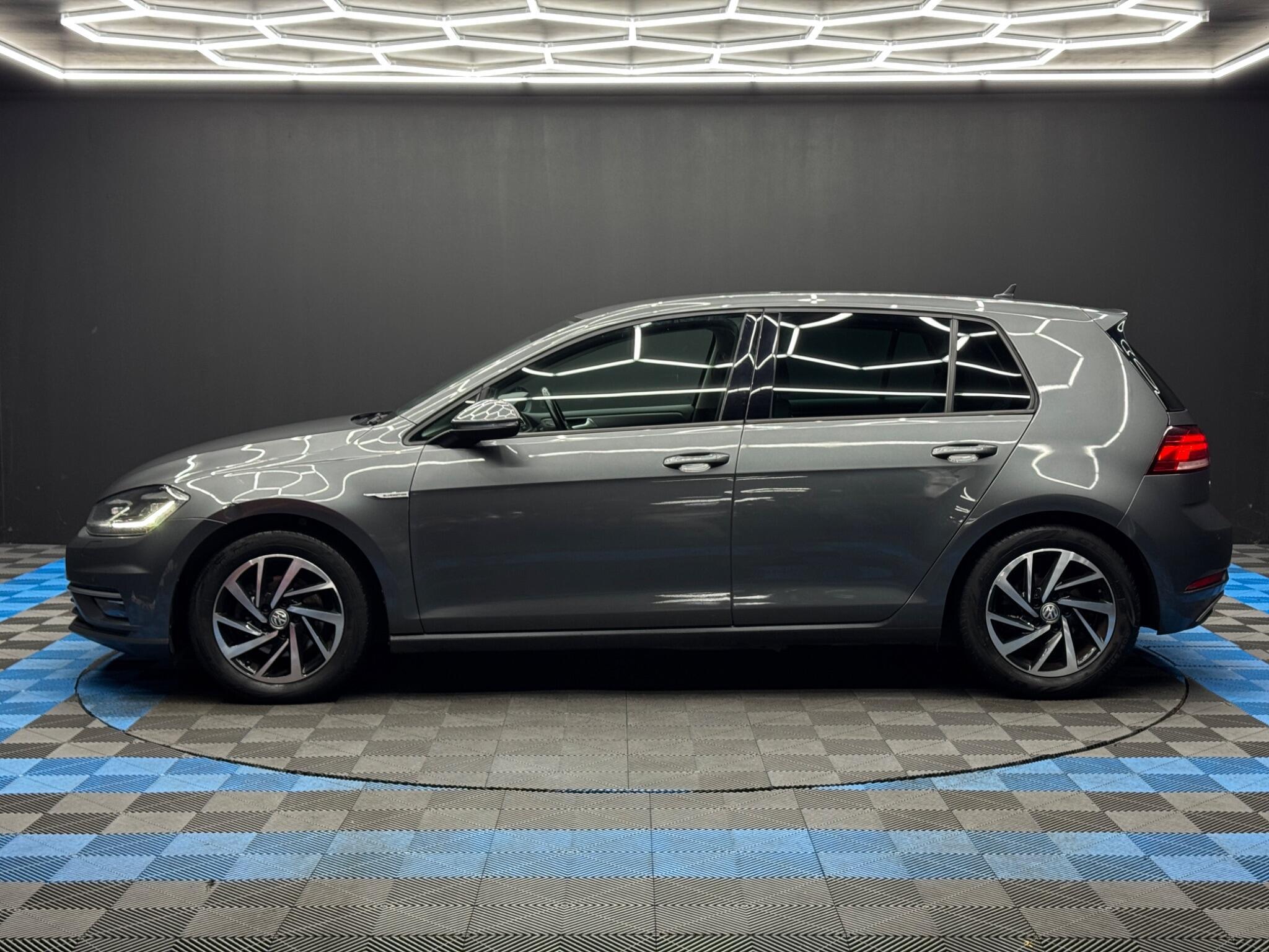 Volkswagen Golf - Image 8