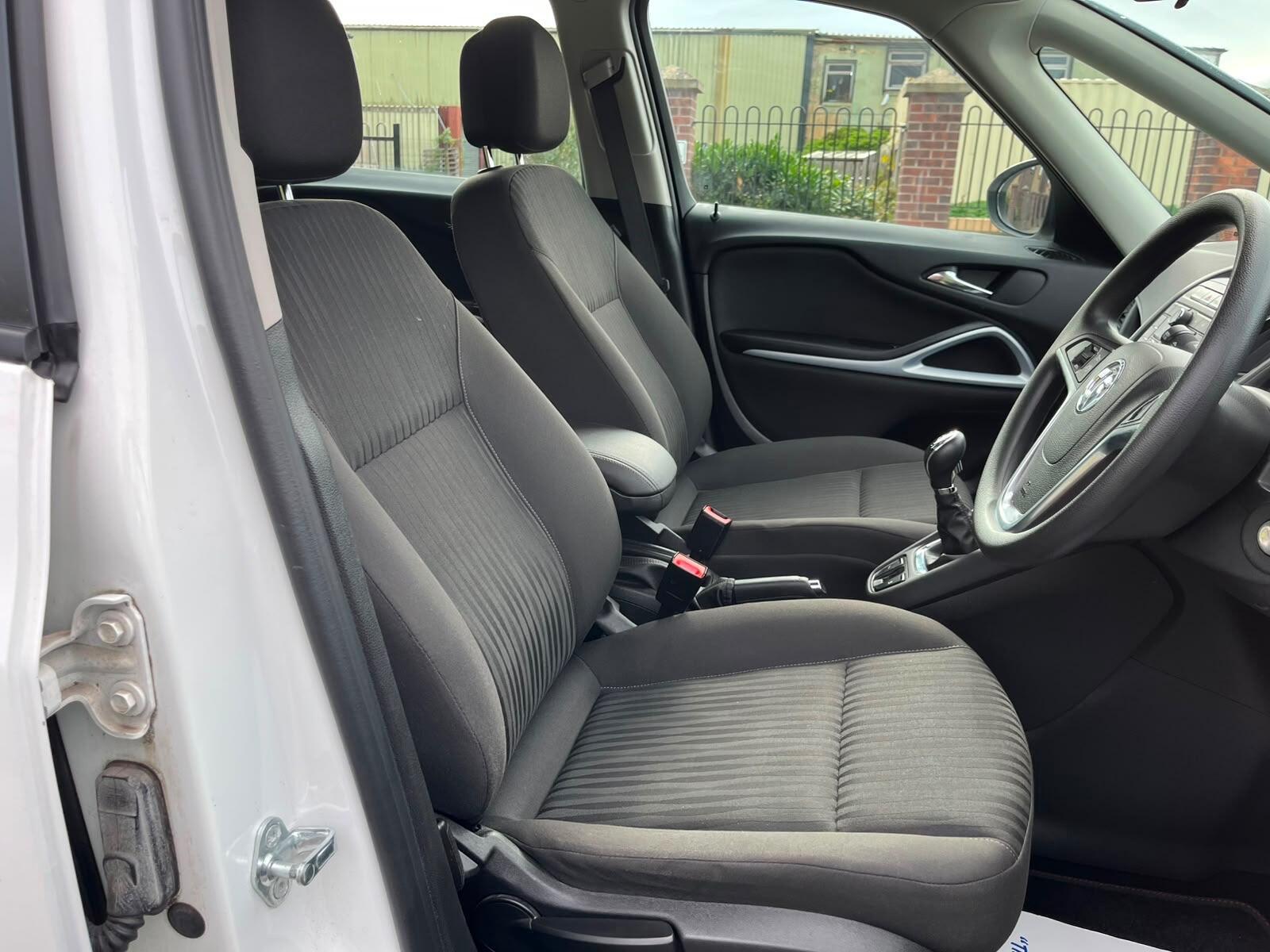 Vauxhall Zafira Tourer - Image 18