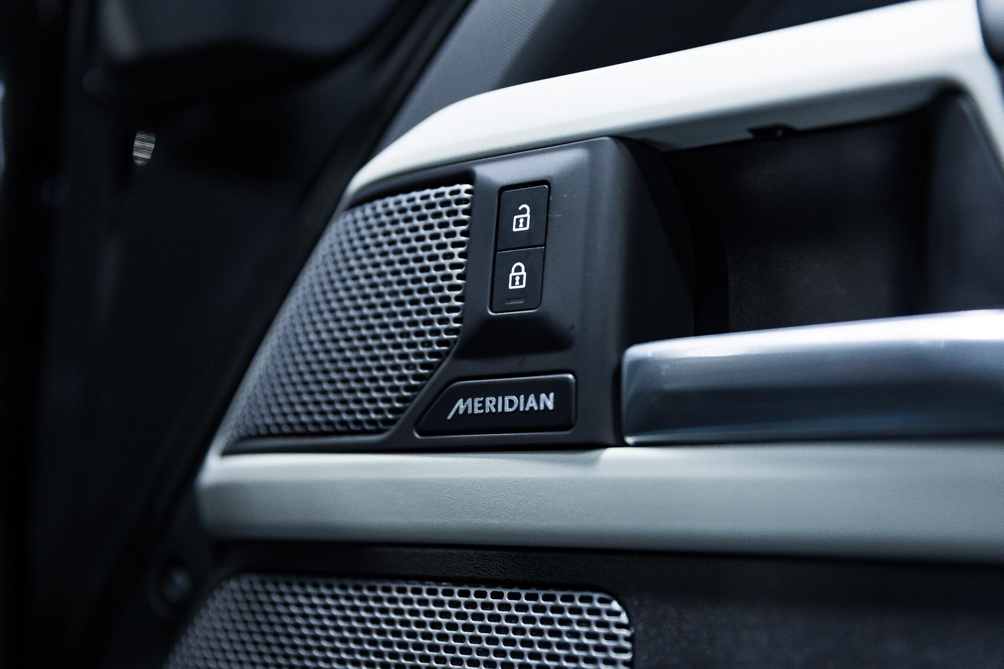 Land Rover Defender 110 - Image 18