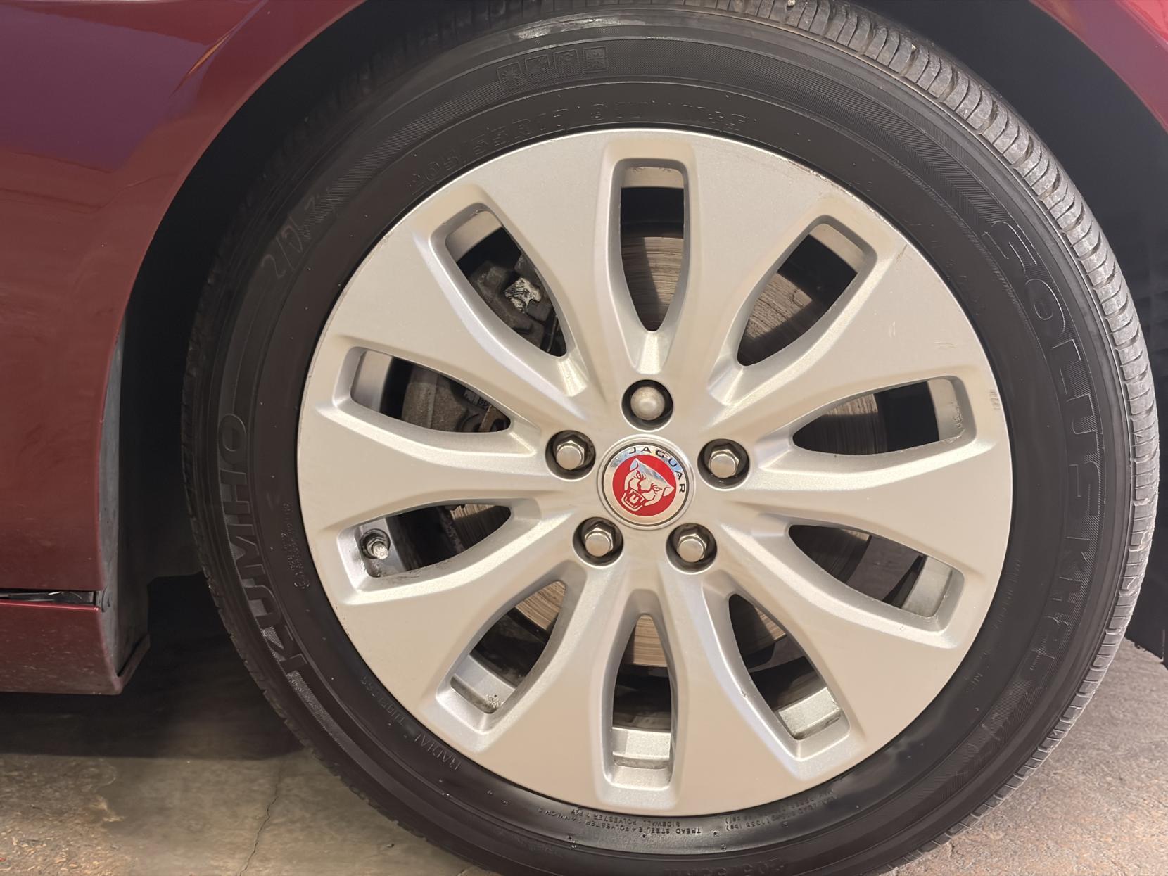 Jaguar XE - Image 19
