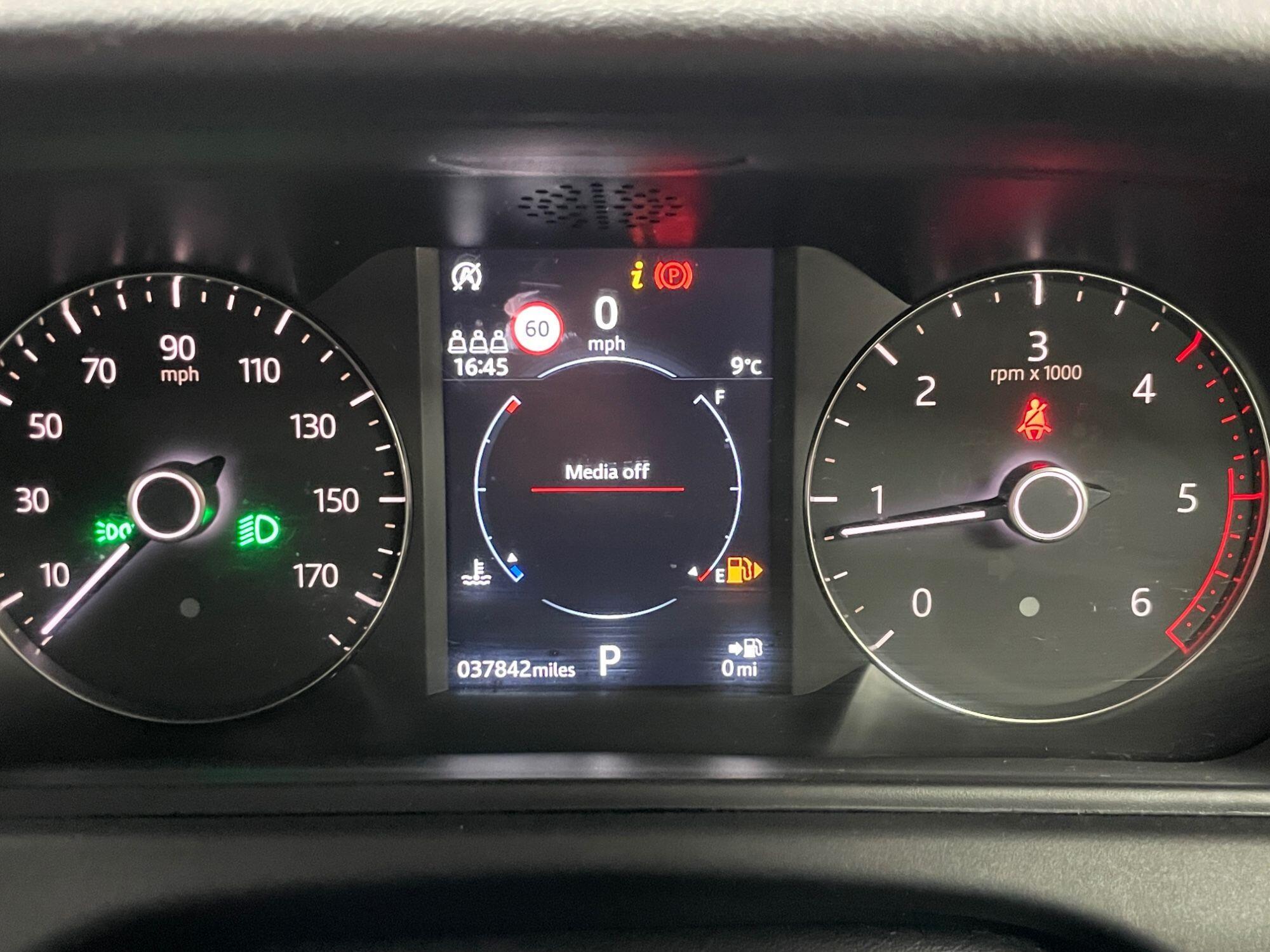 Land Rover Range Rover Velar - Image 37