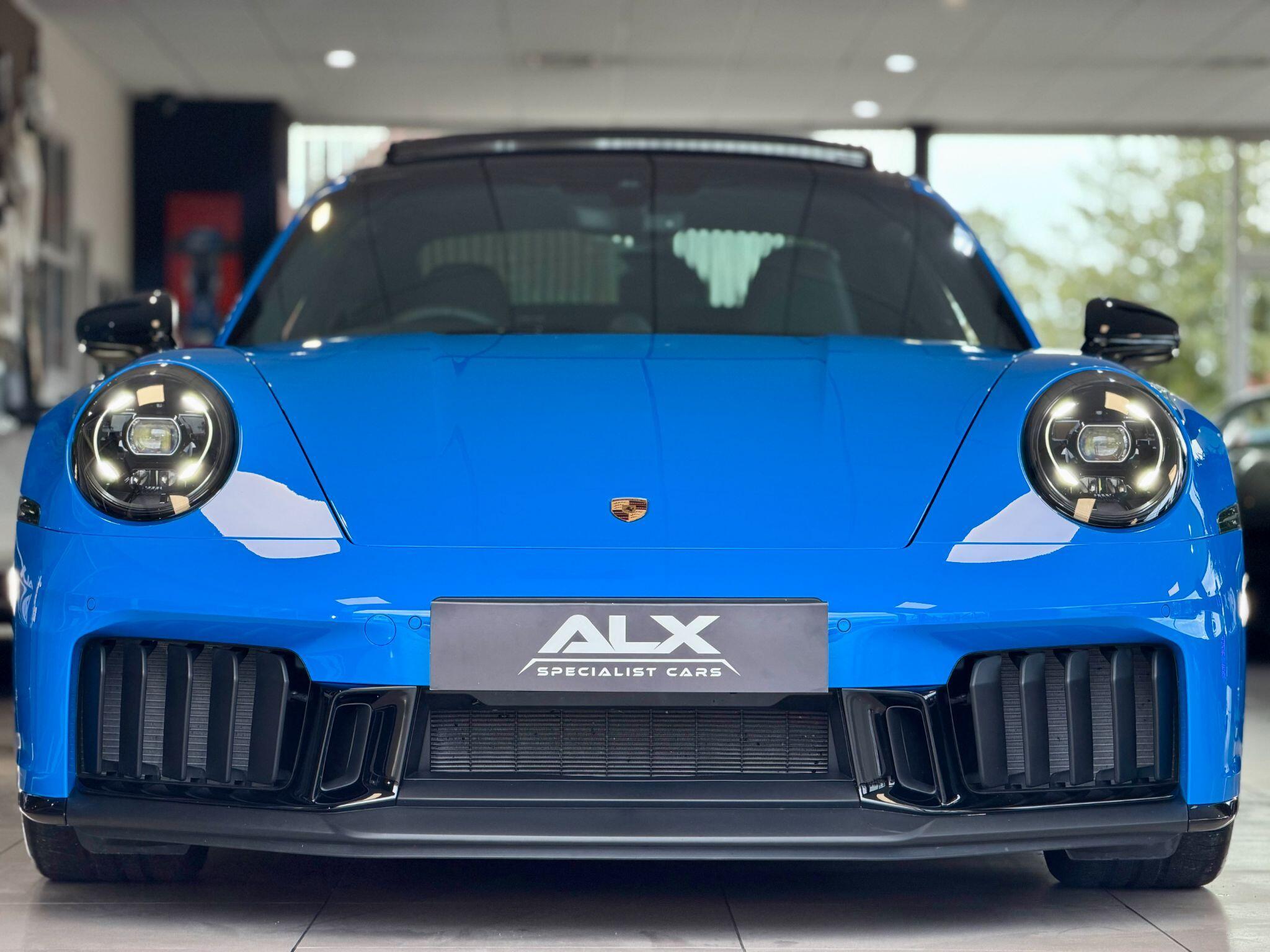 Porsche 911 - Image 6