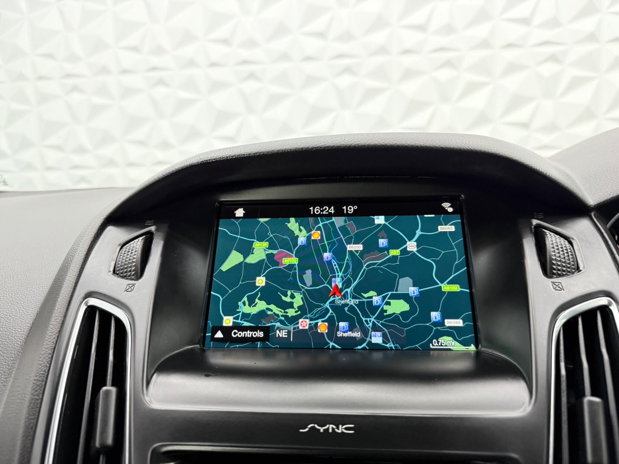 Ford Focus - Image 37