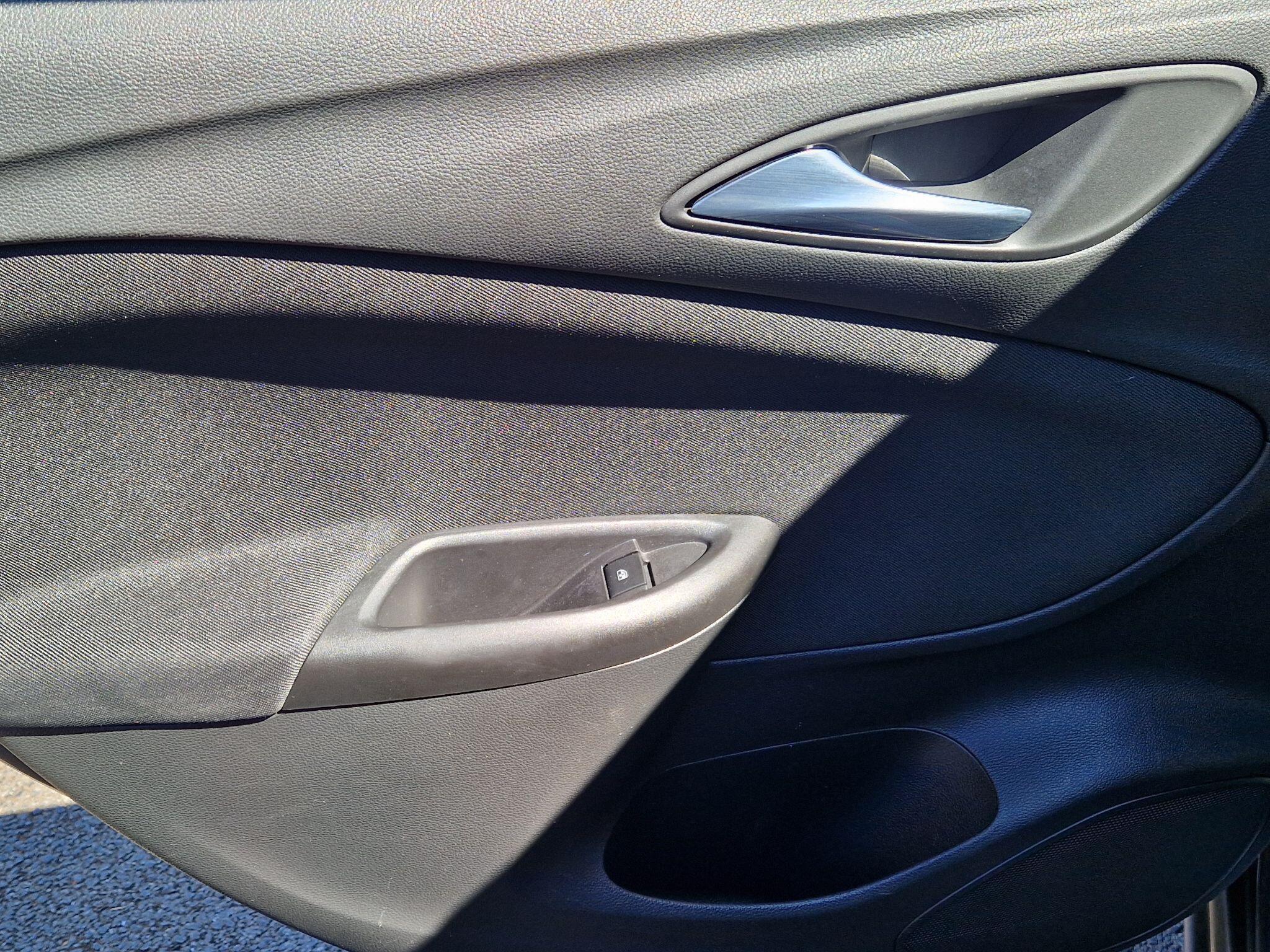 Vauxhall Astra - Image 41