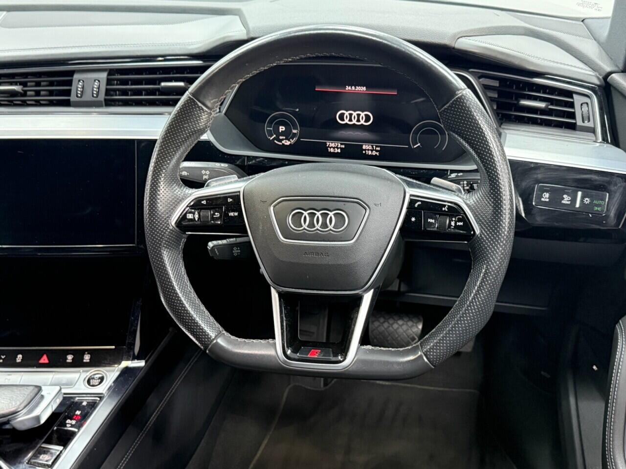 Audi E-Tron - Image 18