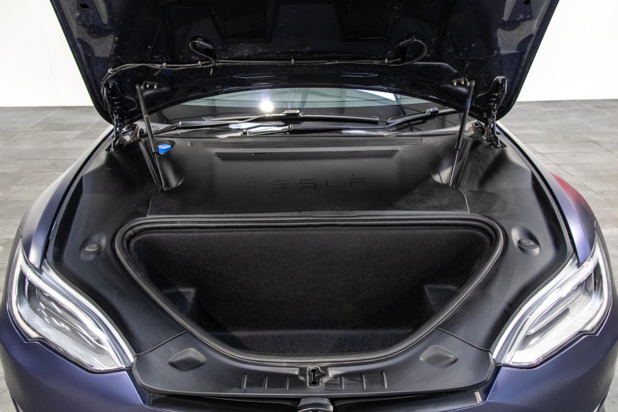 Tesla Model S - Image 12
