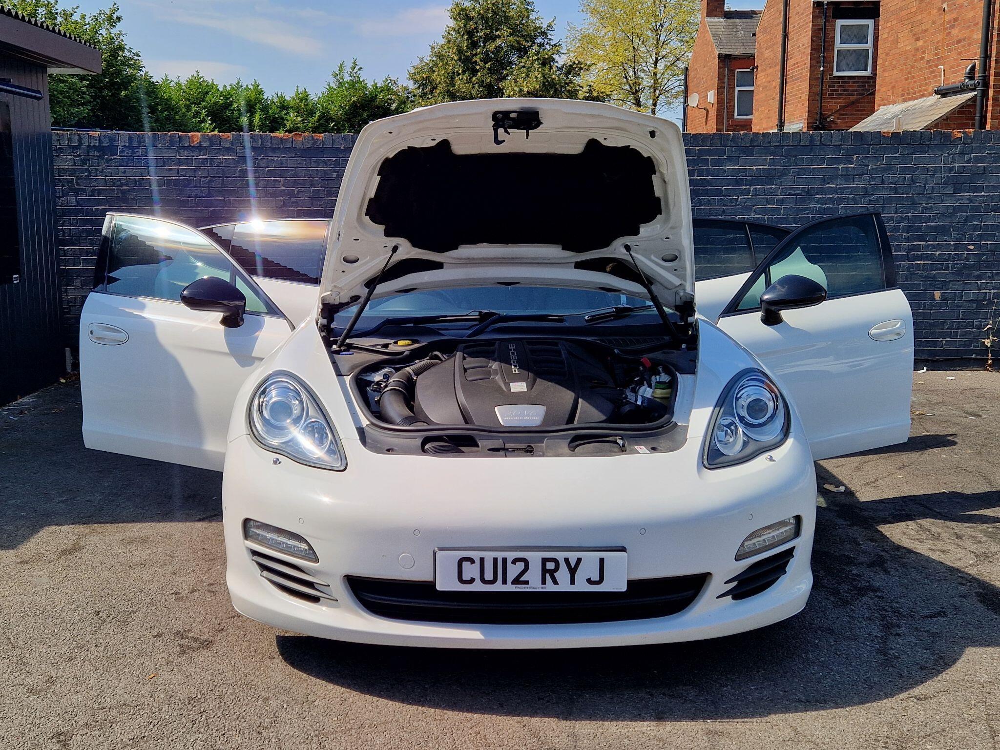 Porsche Panamera - Image 13