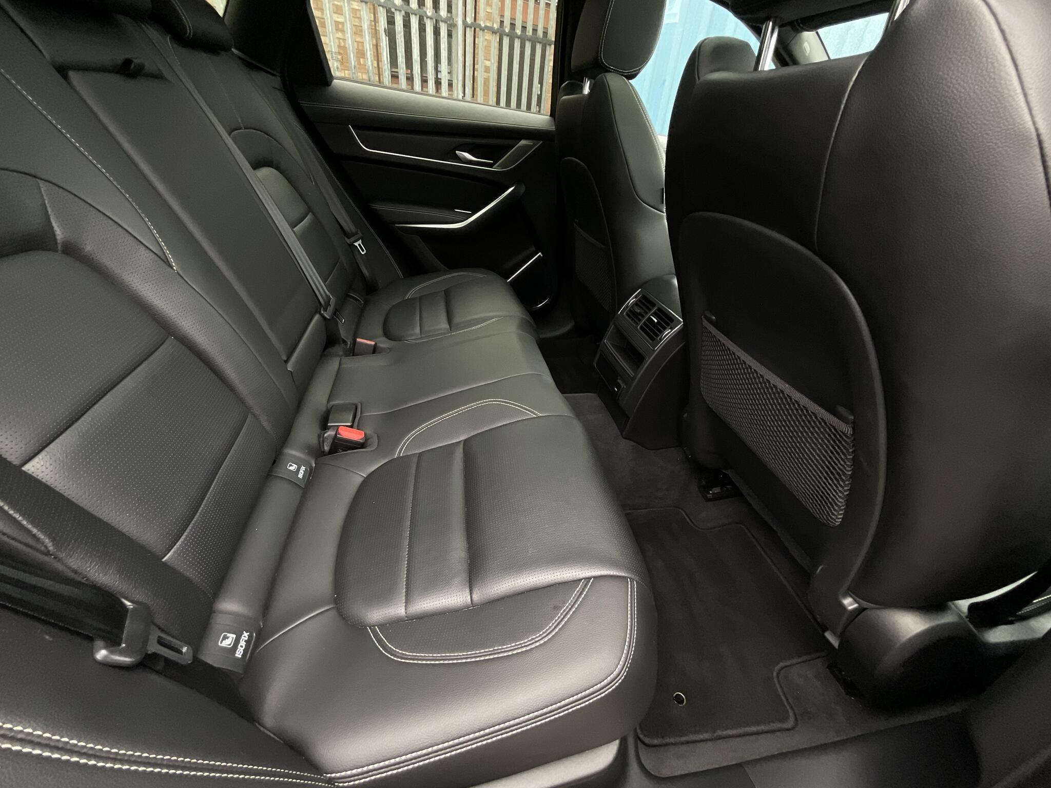 Jaguar F-Pace - Image 12