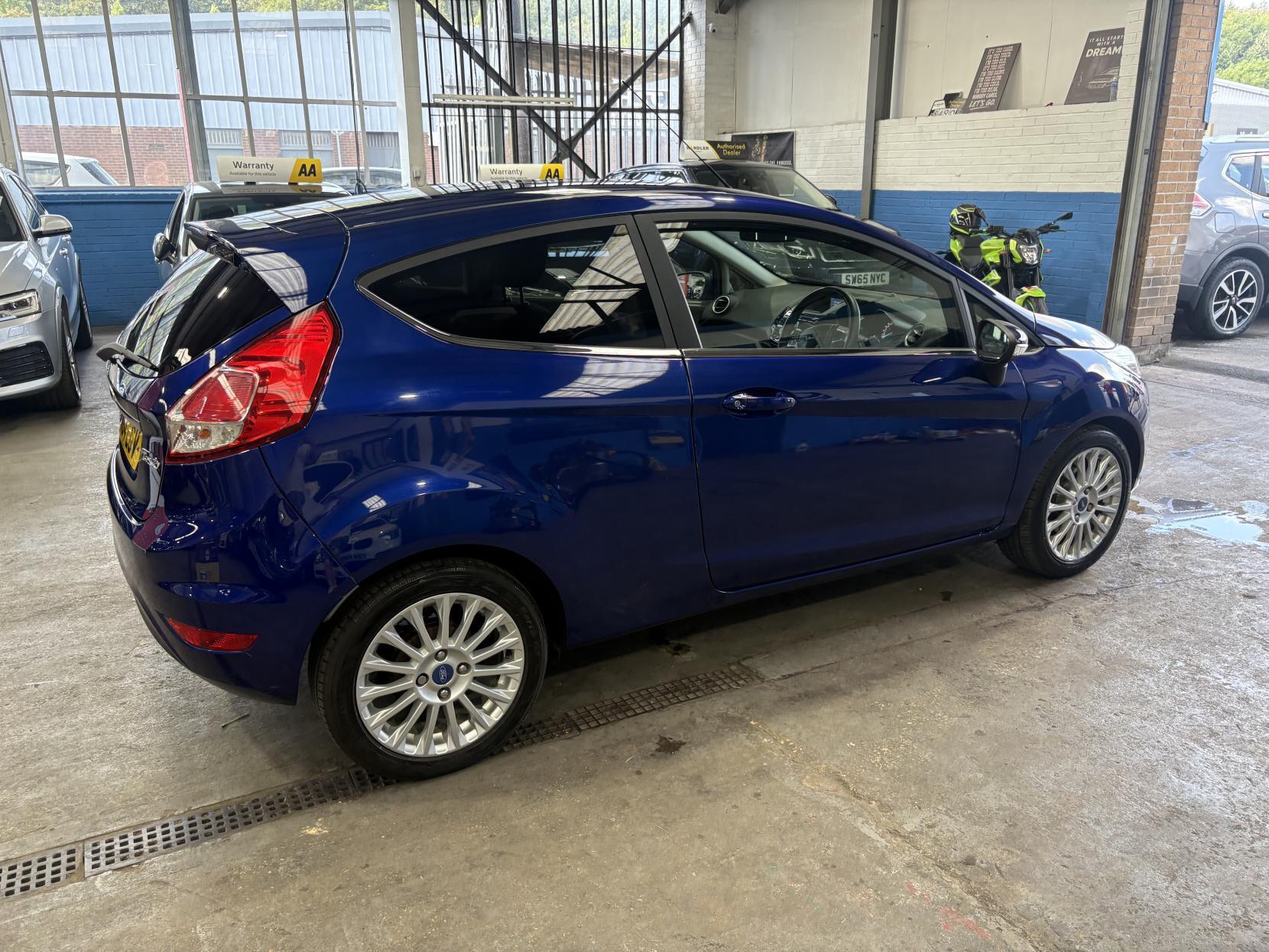 Ford Fiesta - Image 10