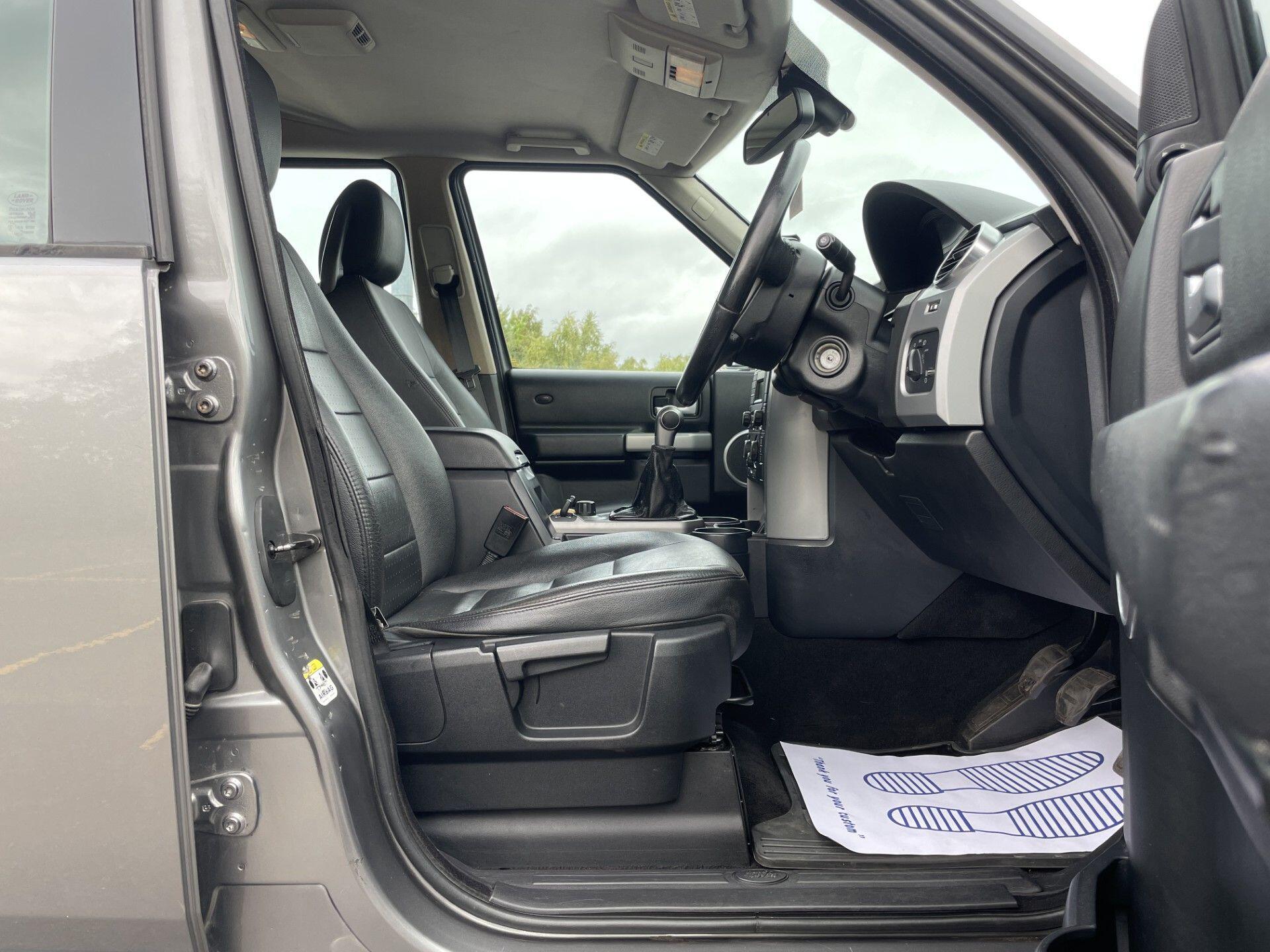 Land Rover DISCOVERY 3 - Image 16