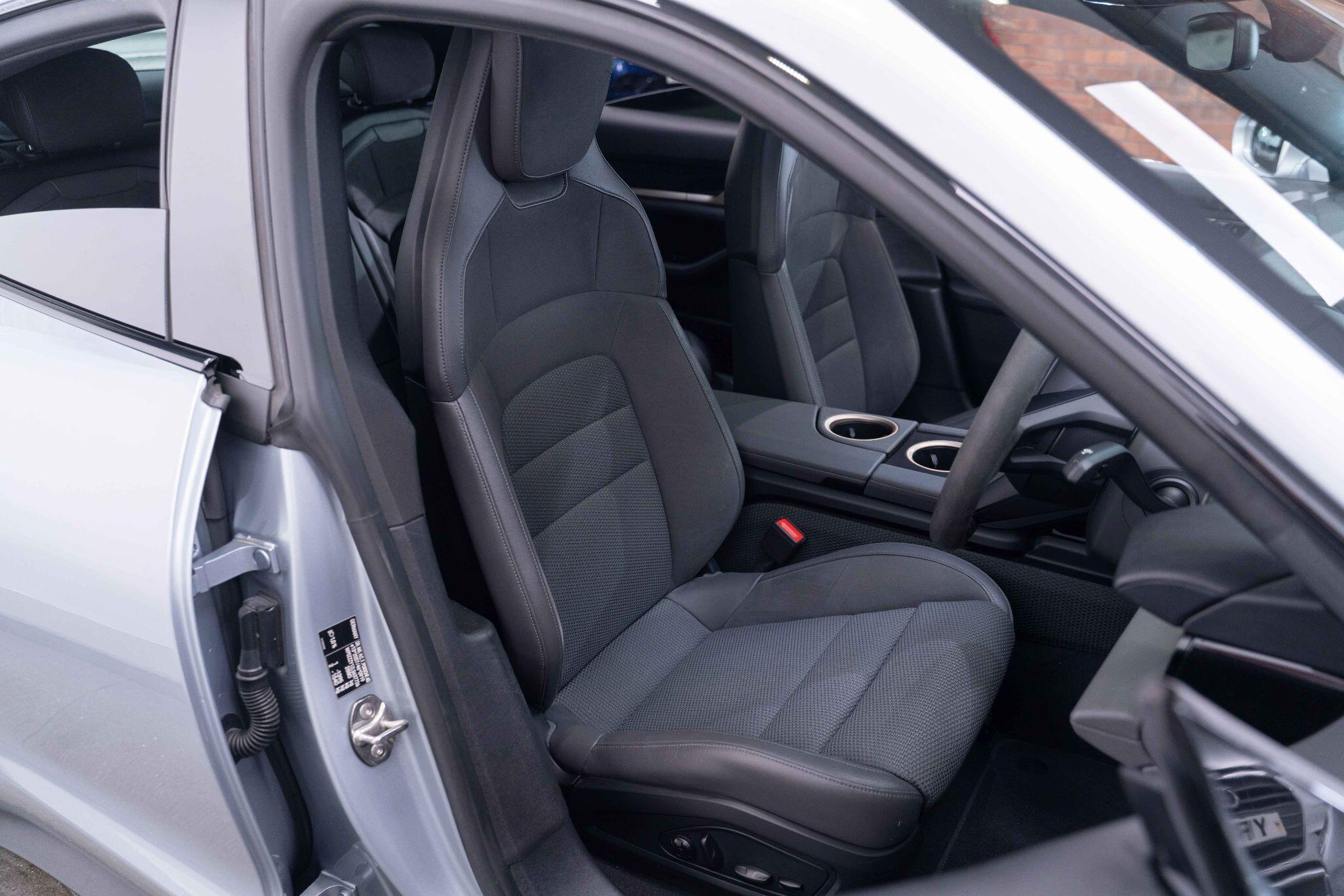 Porsche Taycan - Image 14