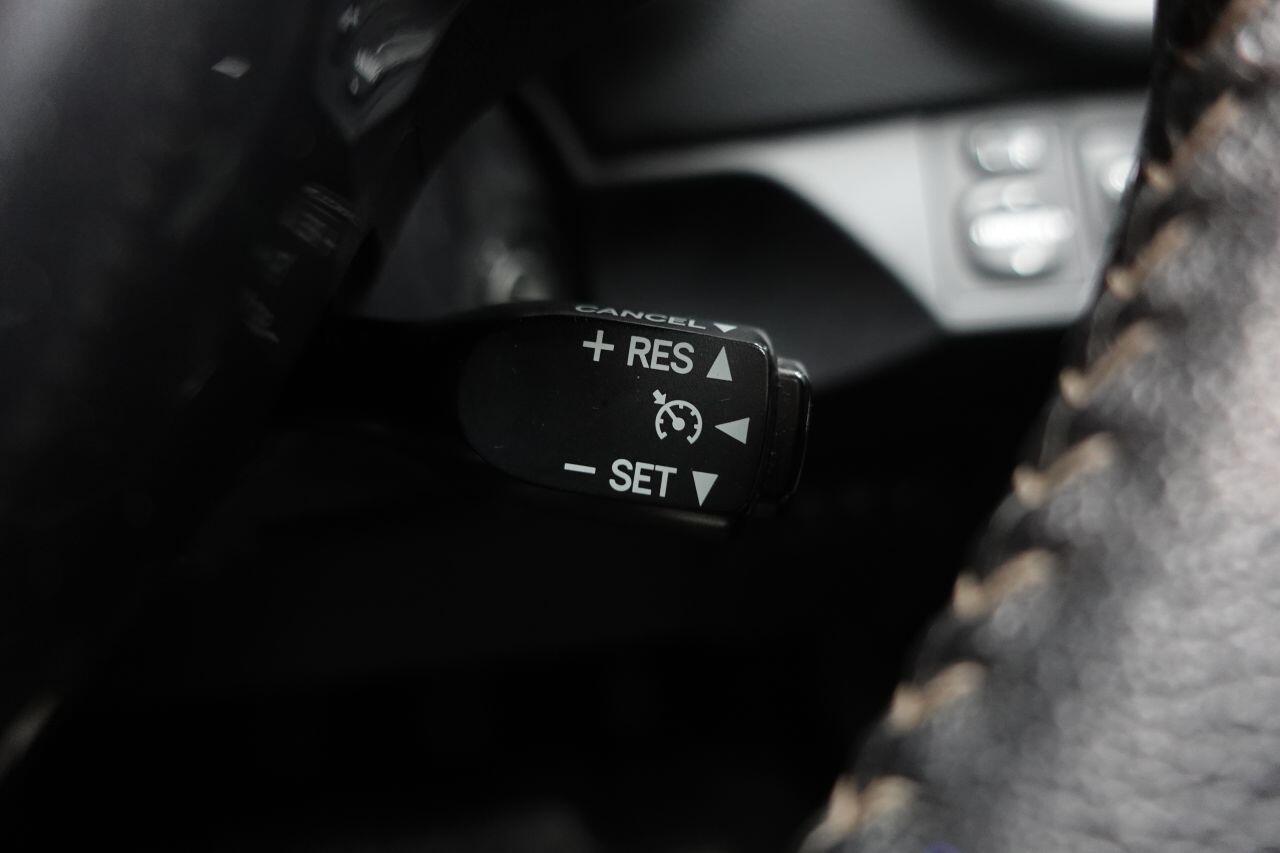 Toyota Yaris - Image 32