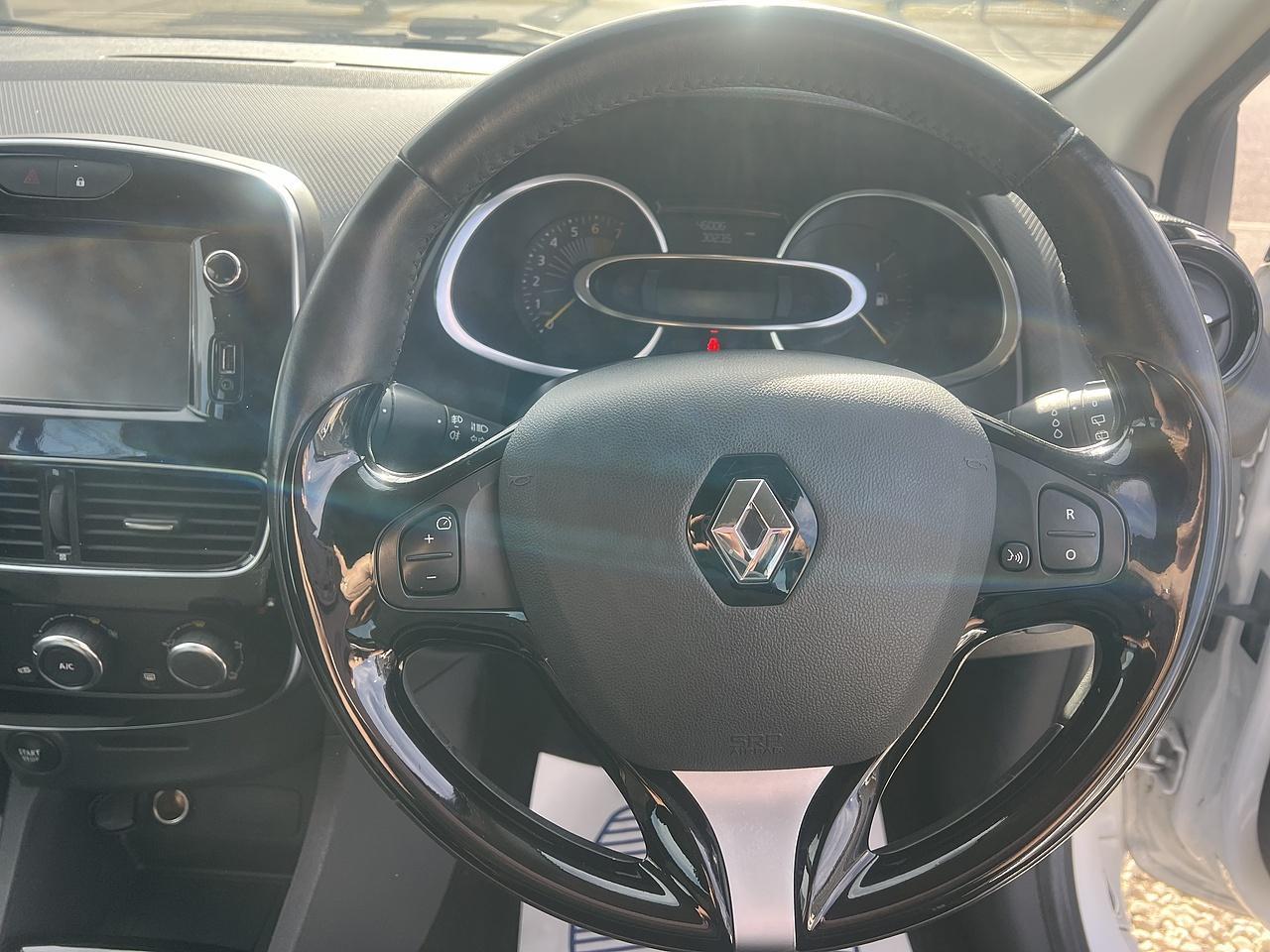 Renault Clio - Image 12