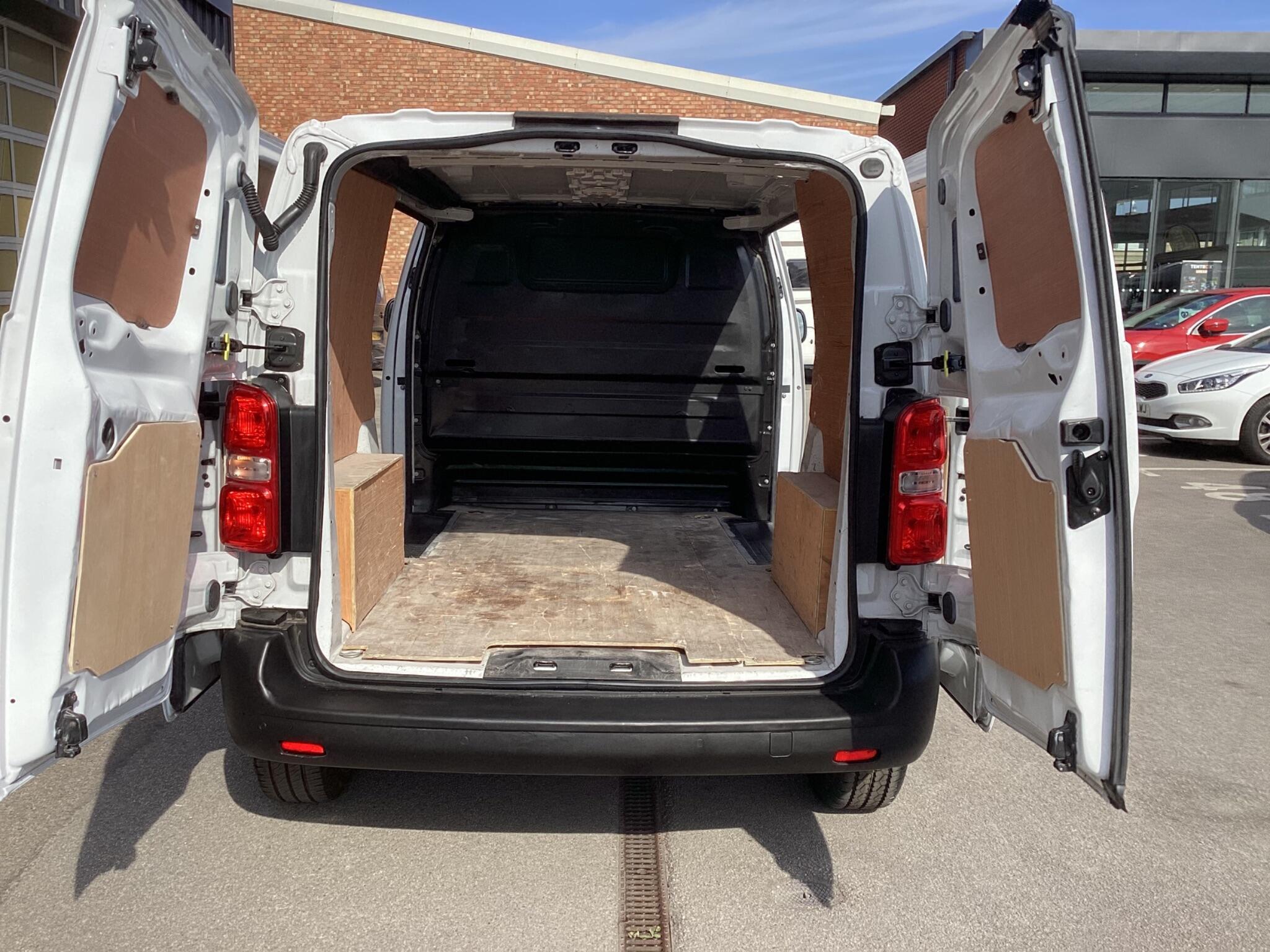 Peugeot Expert - Image 15
