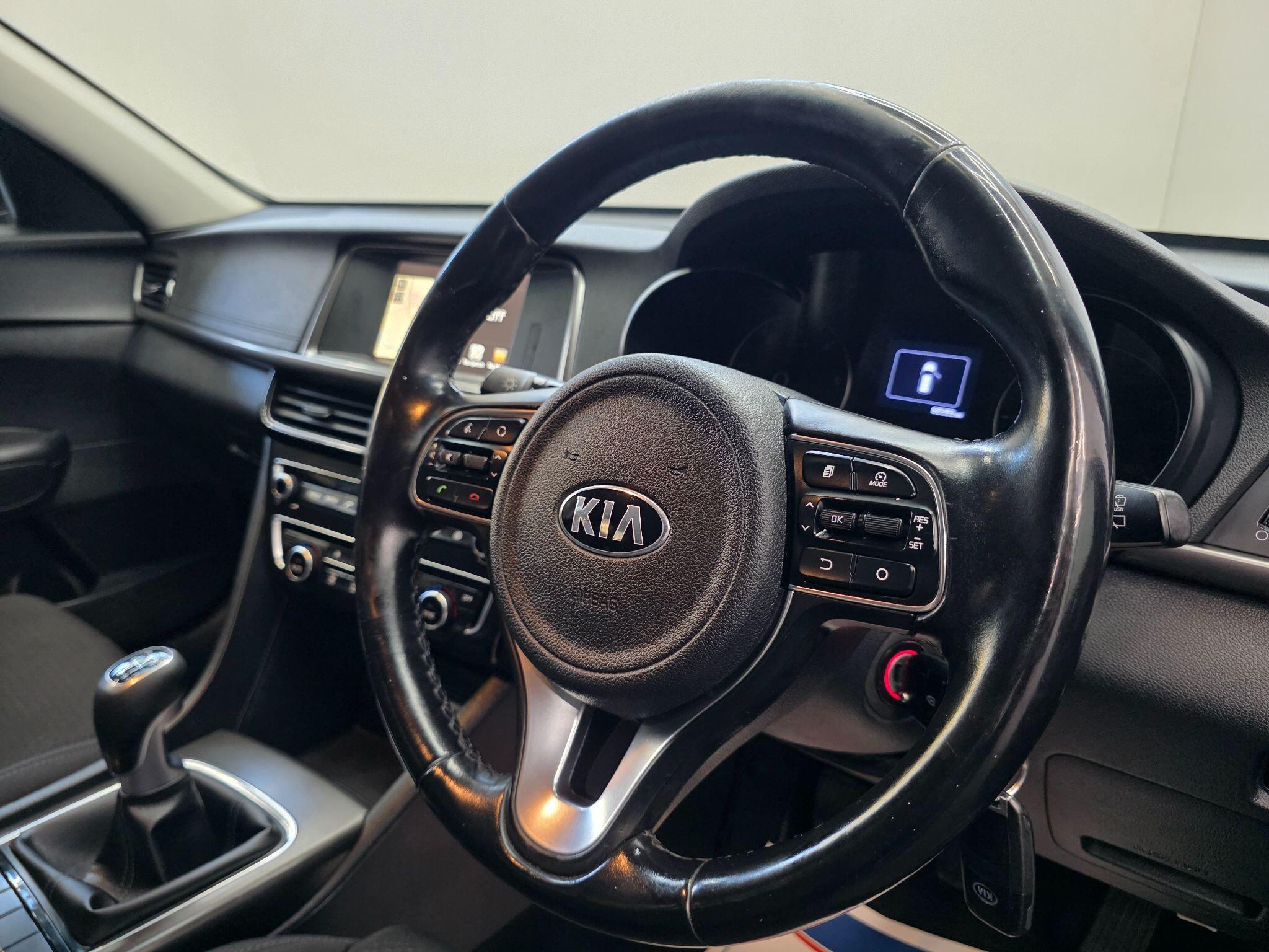 Kia Optima - Image 13