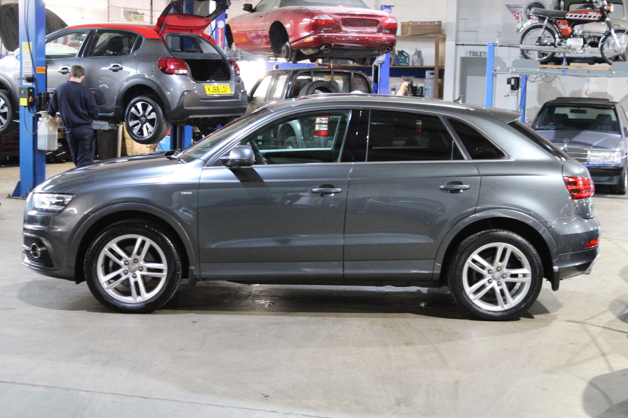 Audi Q3 - Image 7