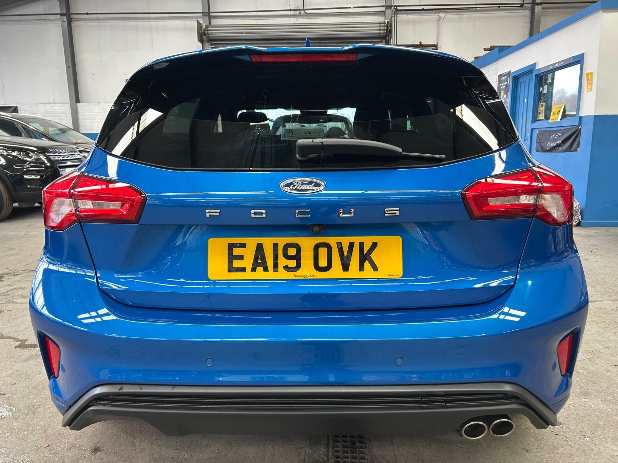 Ford Focus - Image 7