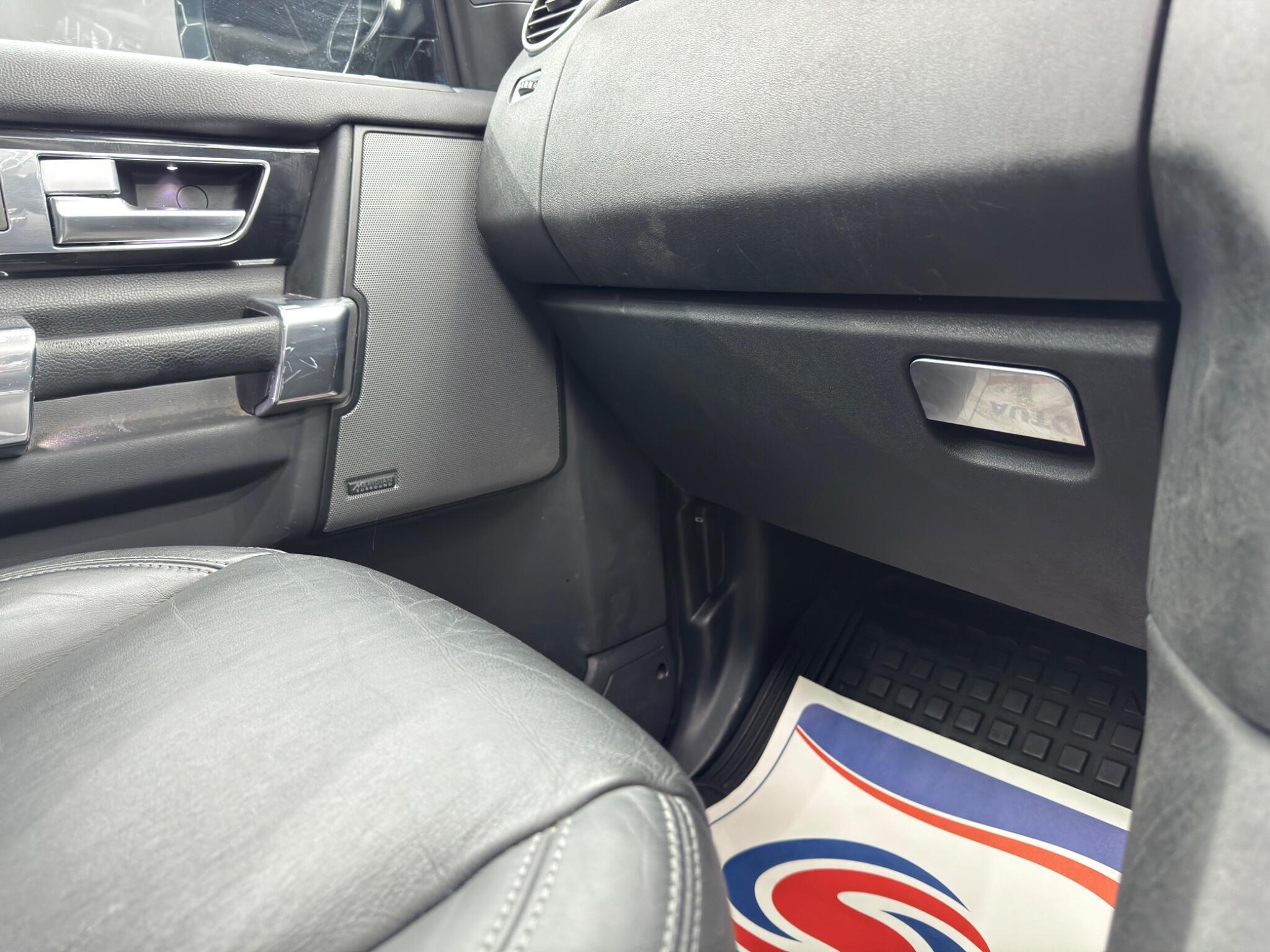 Land Rover DISCOVERY 4 - Image 36