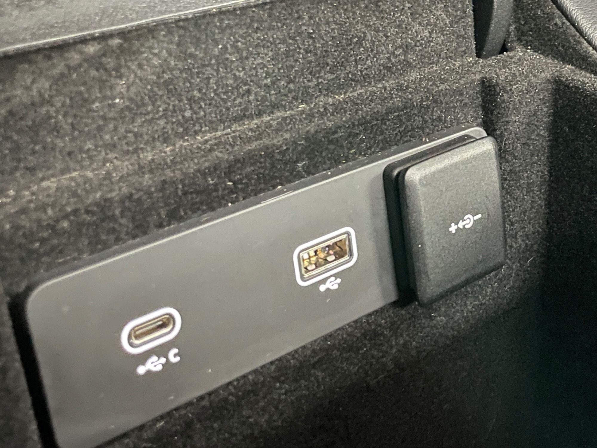 Jaguar F-Pace - Image 47