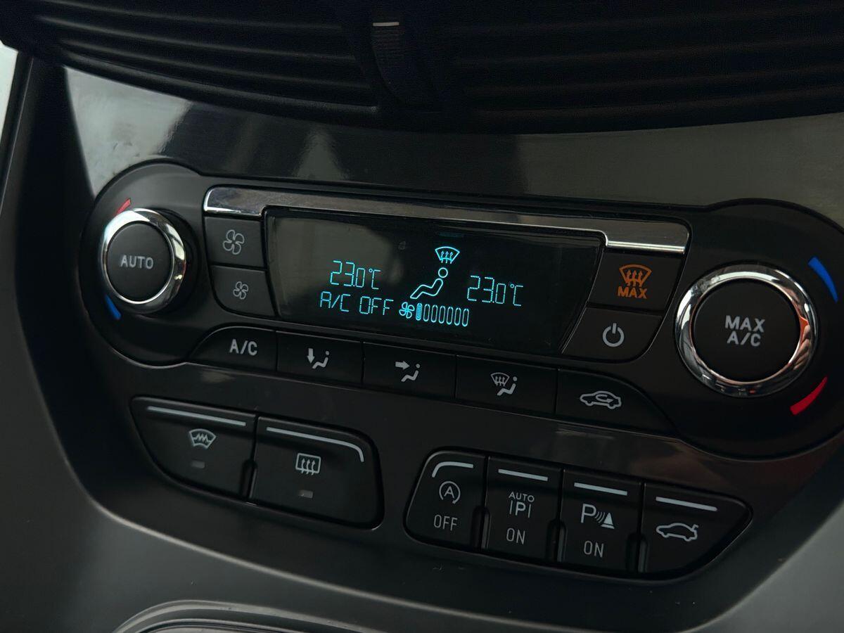 Ford Kuga - Image 20