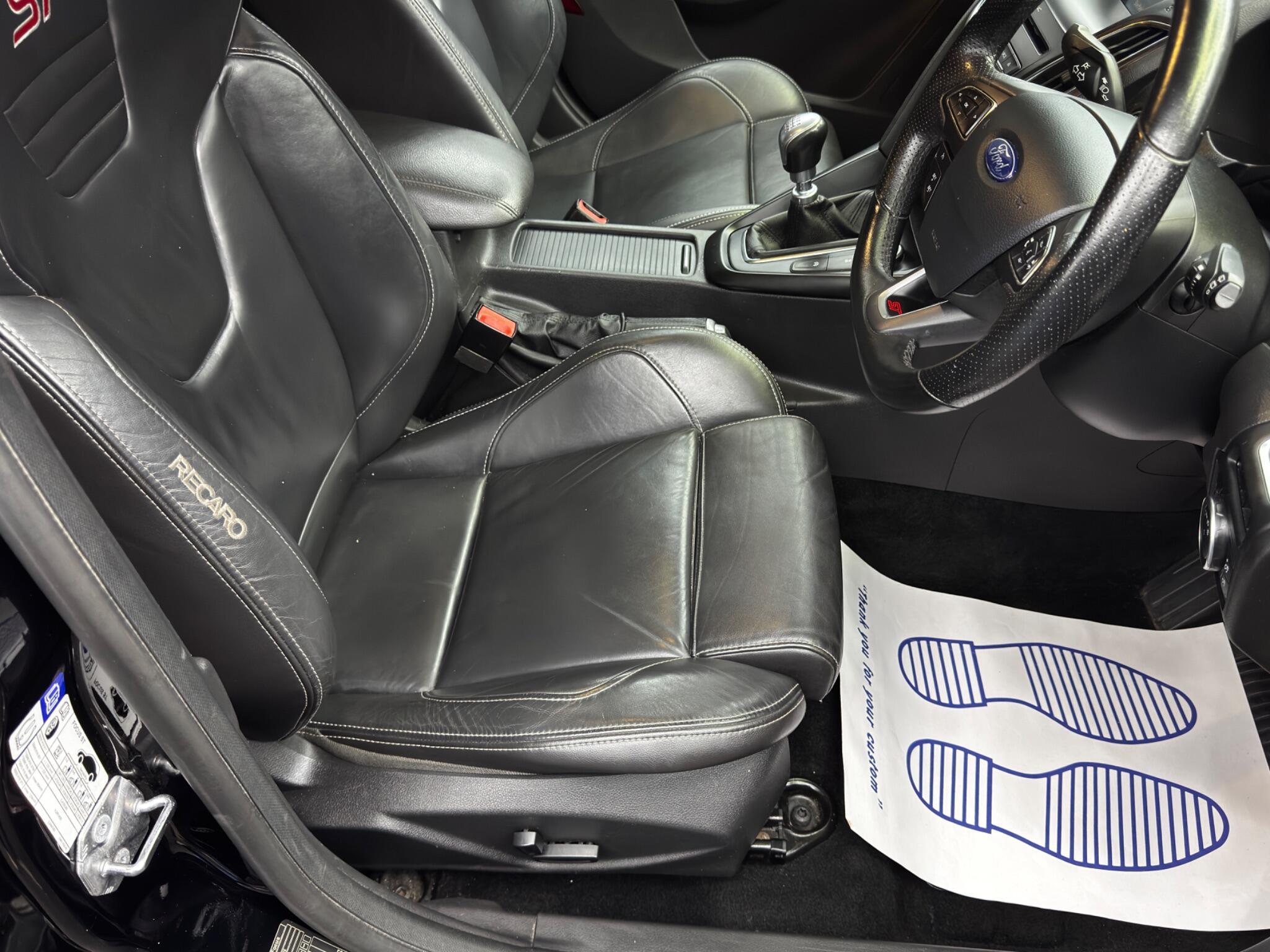 Ford Focus - Image 13