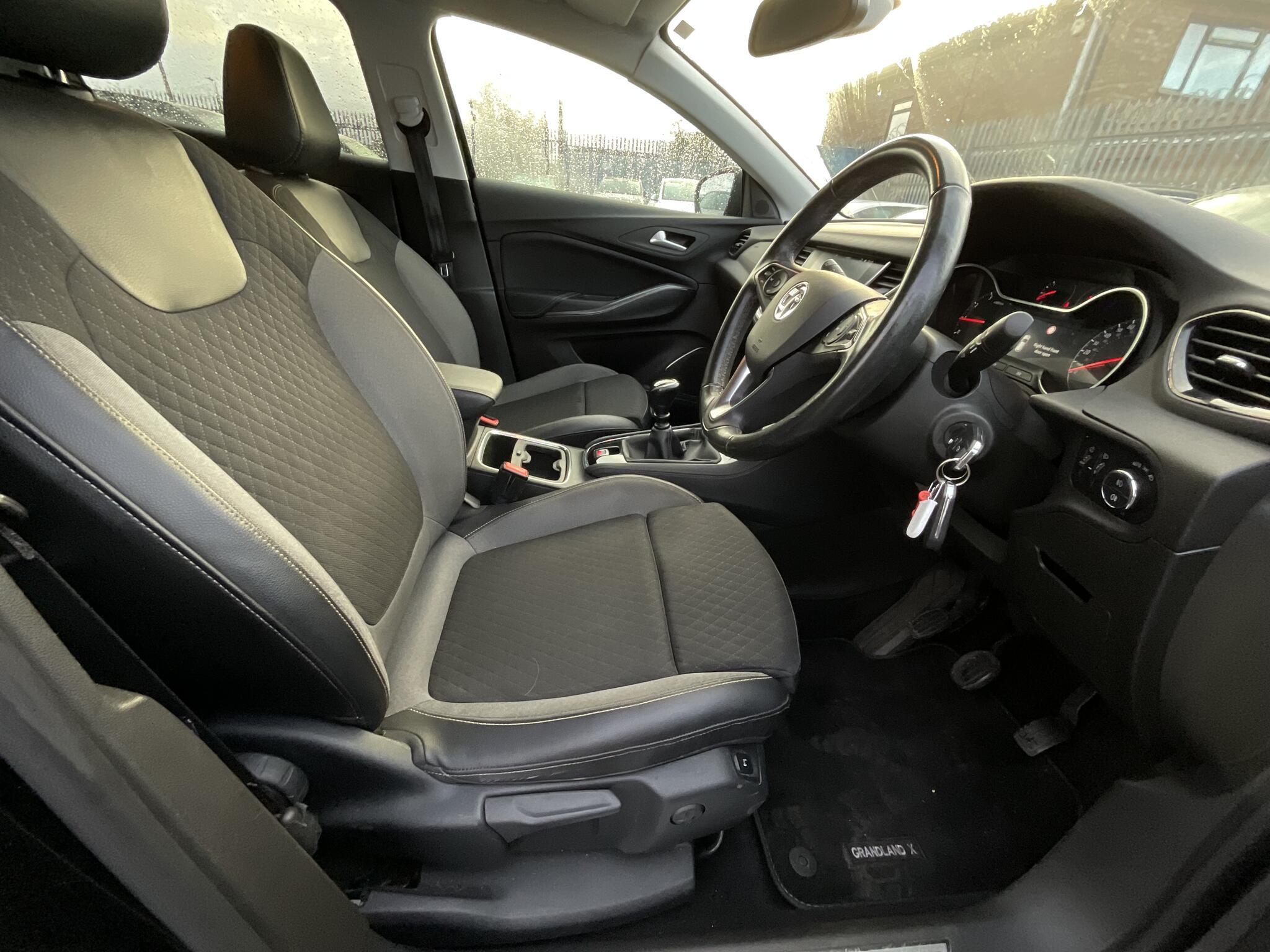 Vauxhall Grandland X - Image 9
