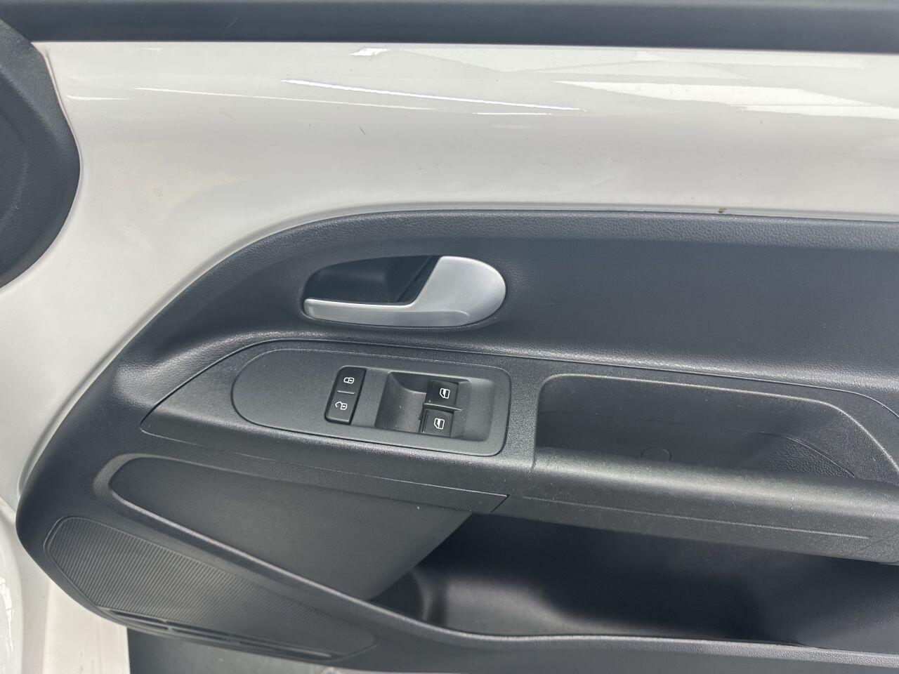 Volkswagen up! - Image 17