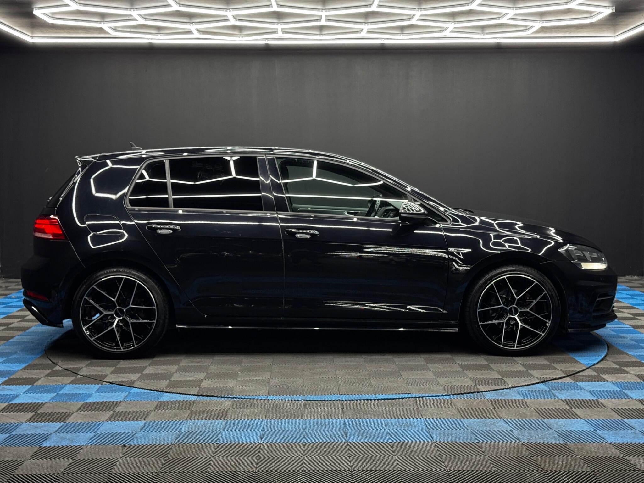 Volkswagen Golf - Image 4