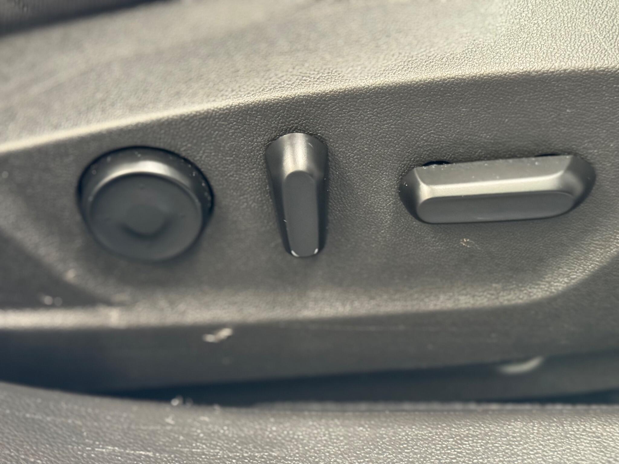 Vauxhall Insignia - Image 17