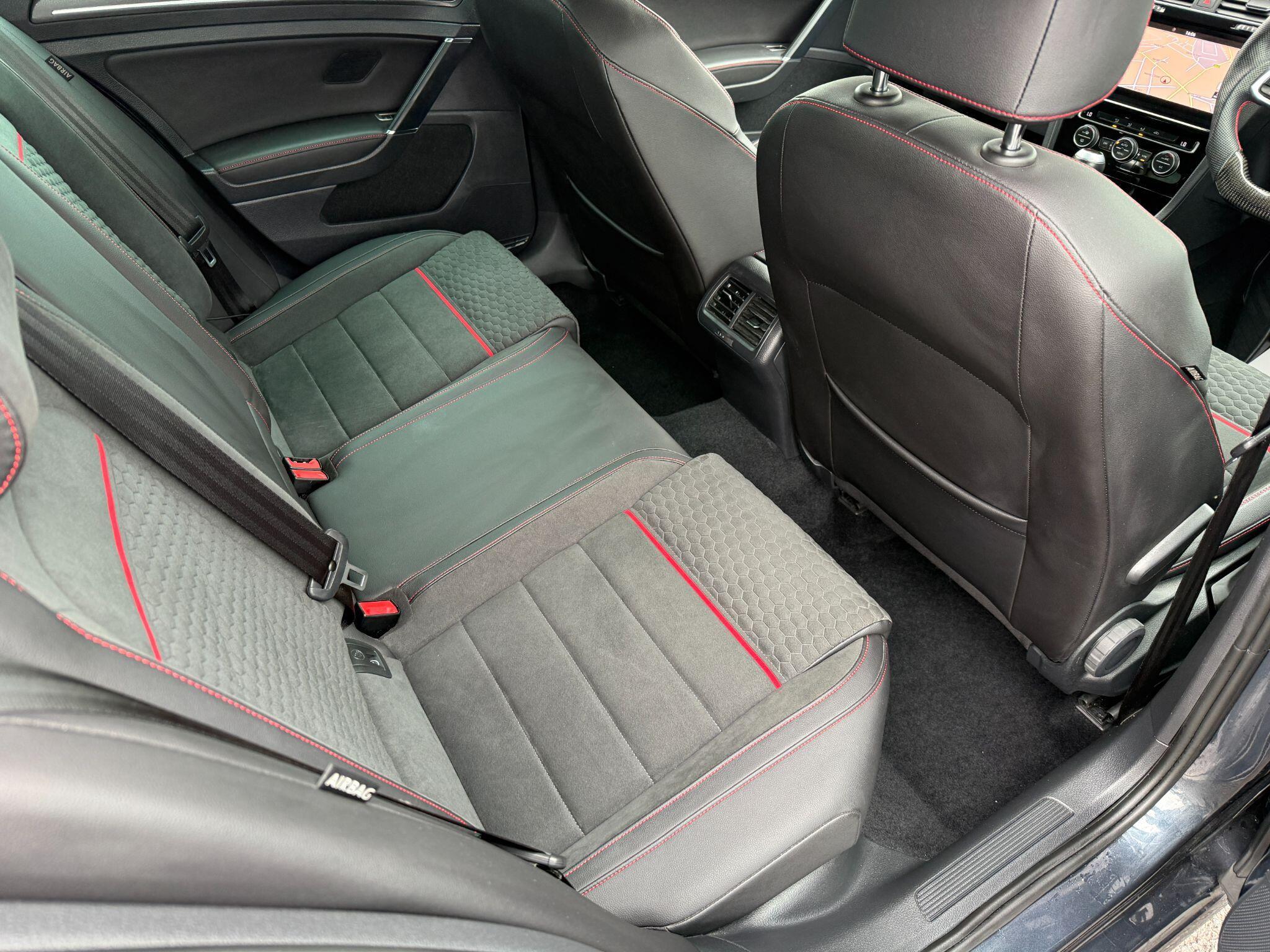 Volkswagen Golf - Image 33