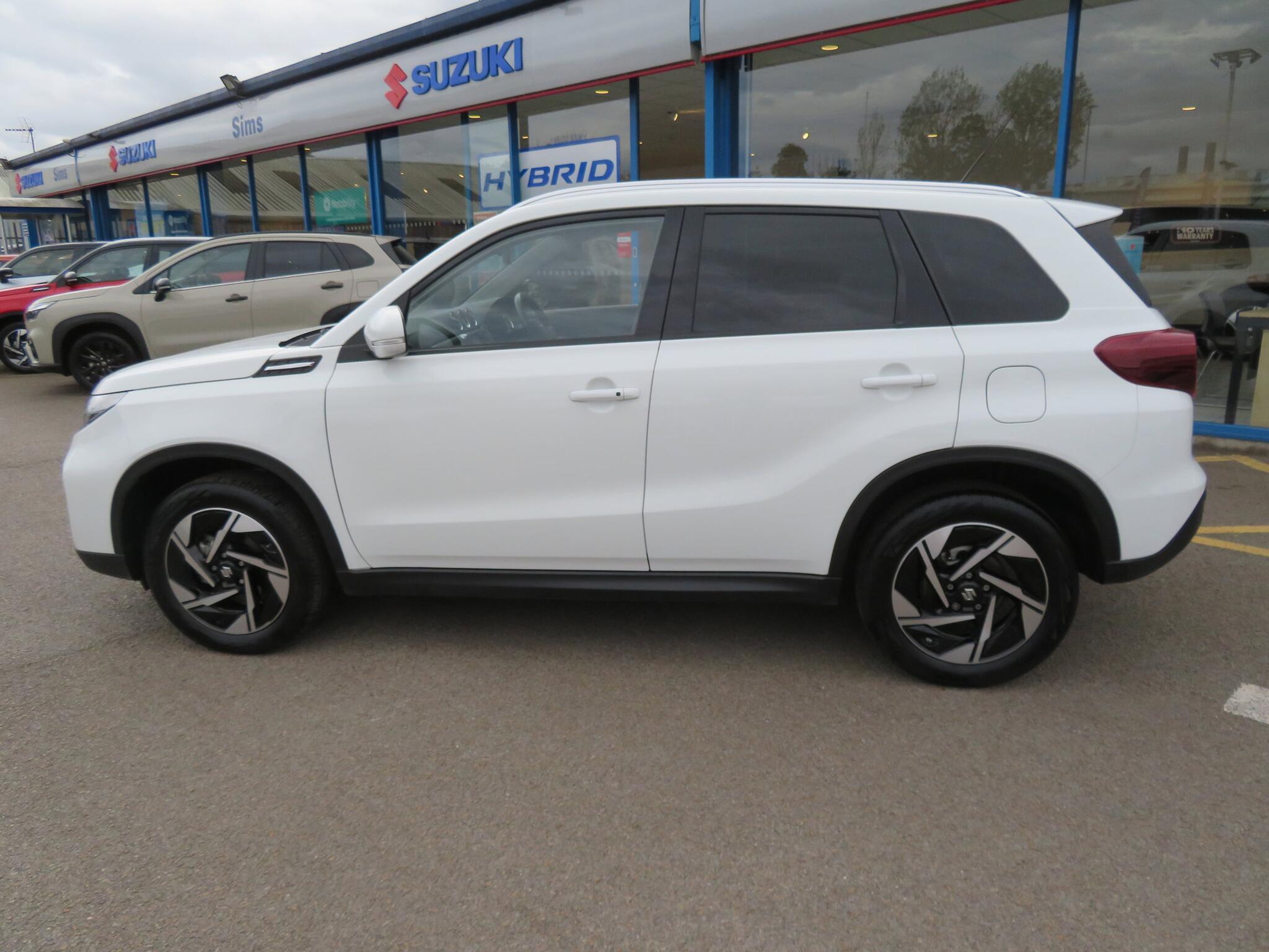 Suzuki Vitara - Image 11
