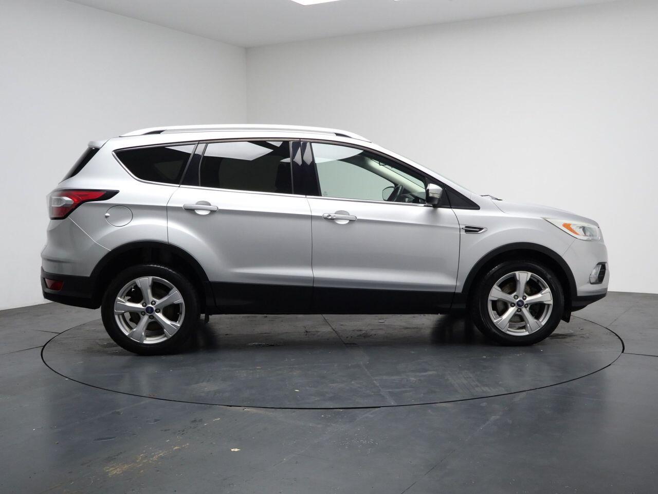 Ford Kuga - Image 14