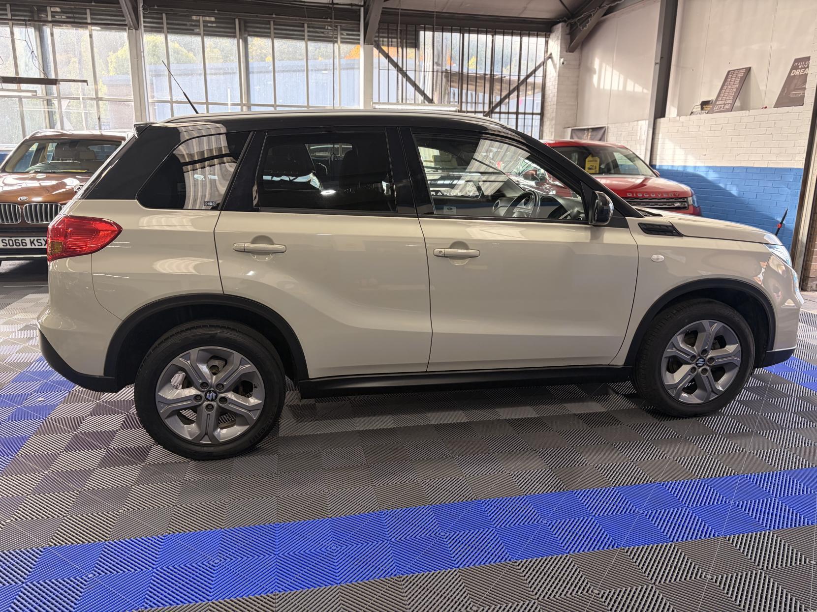 Suzuki Vitara - Image 8