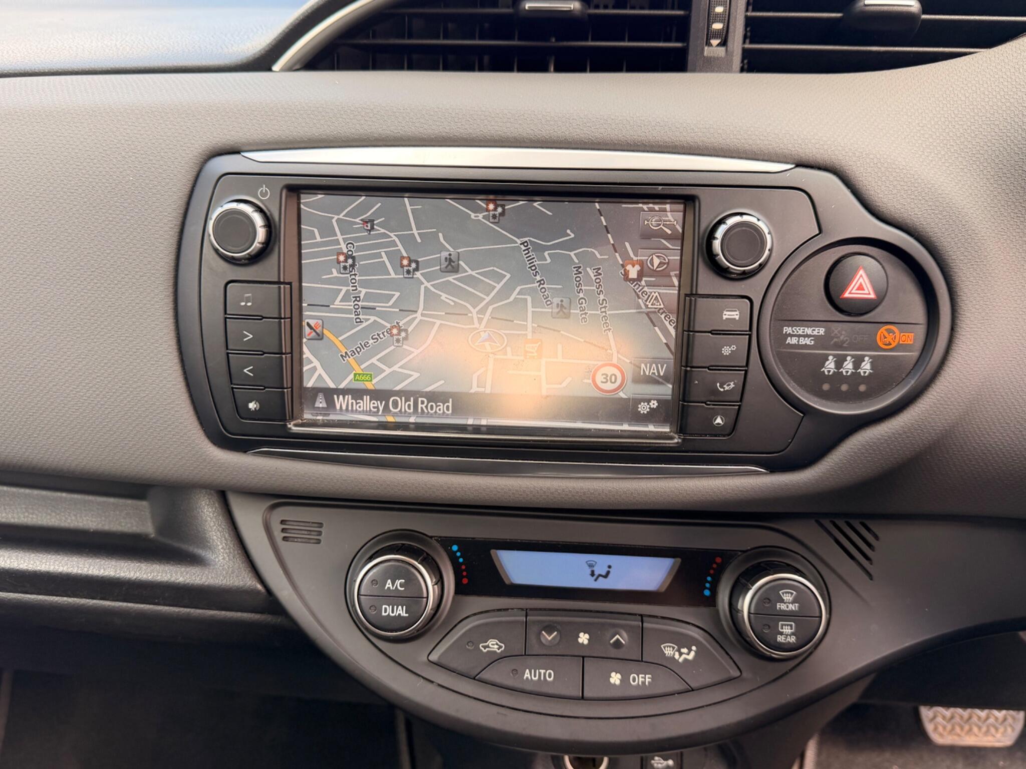 Toyota Yaris - Image 19